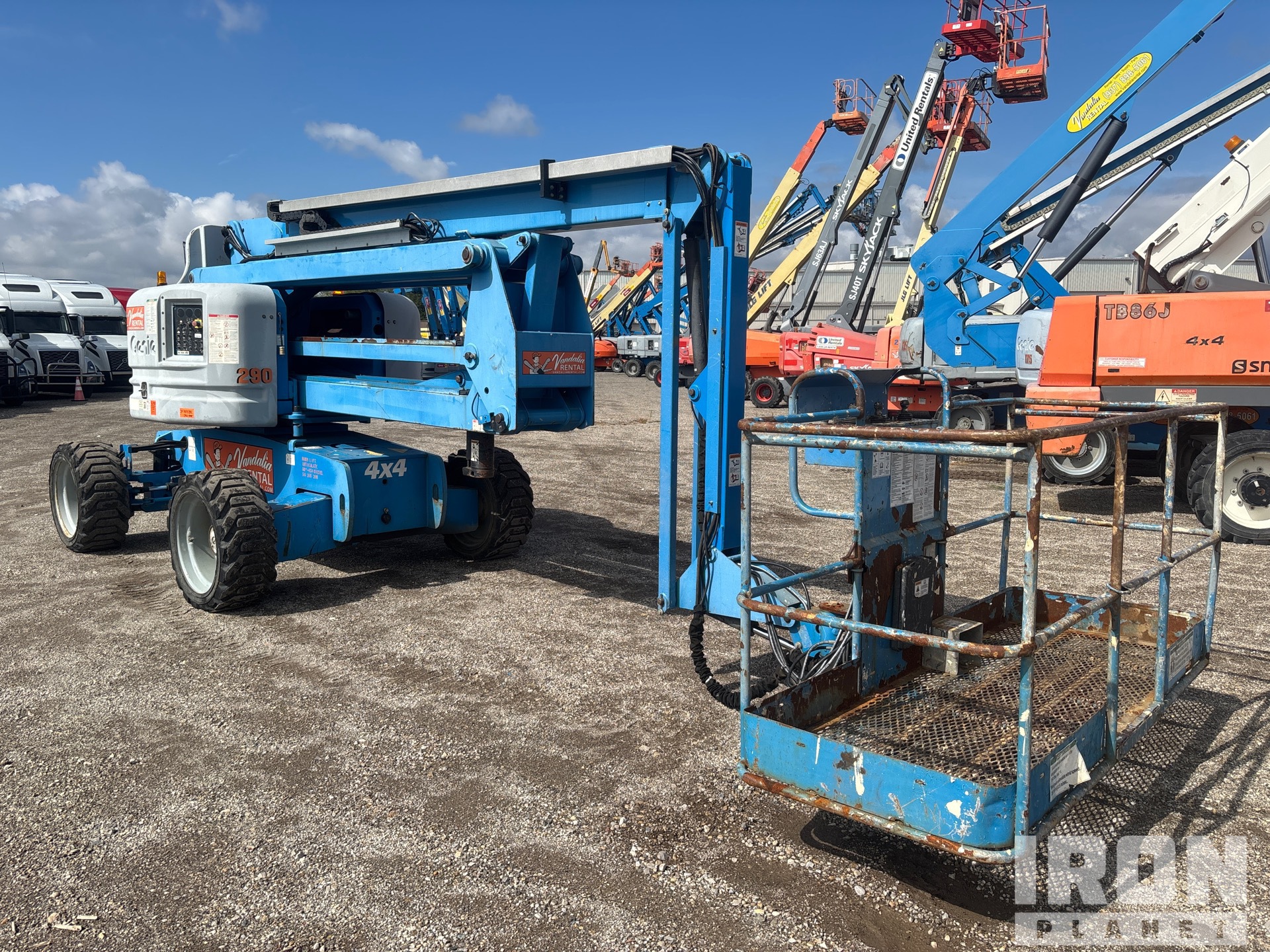 General Appearance with Picture, Right Front Corner