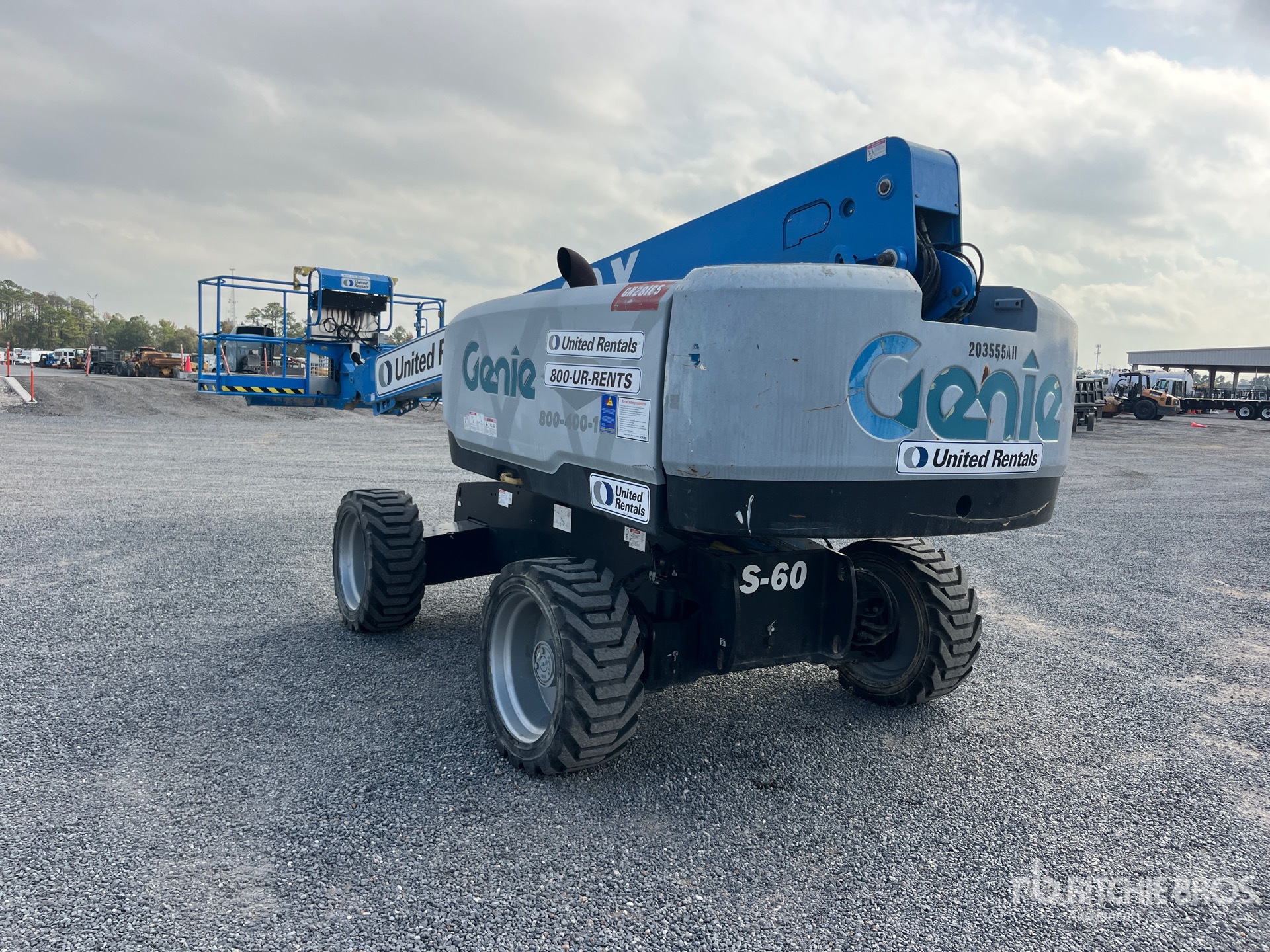 General Appearance with Imagen: esquina trasera izquierda