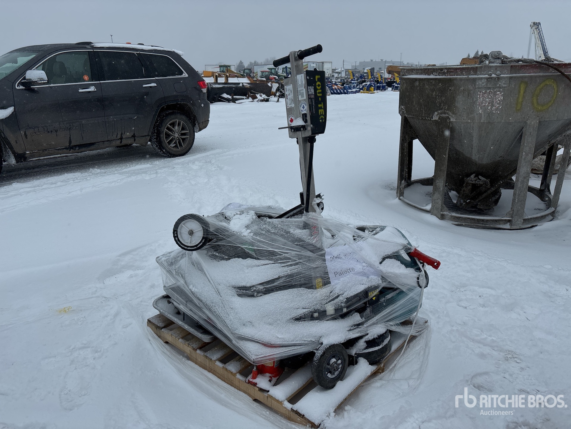 General Appearance with Picture, Right Front Corner