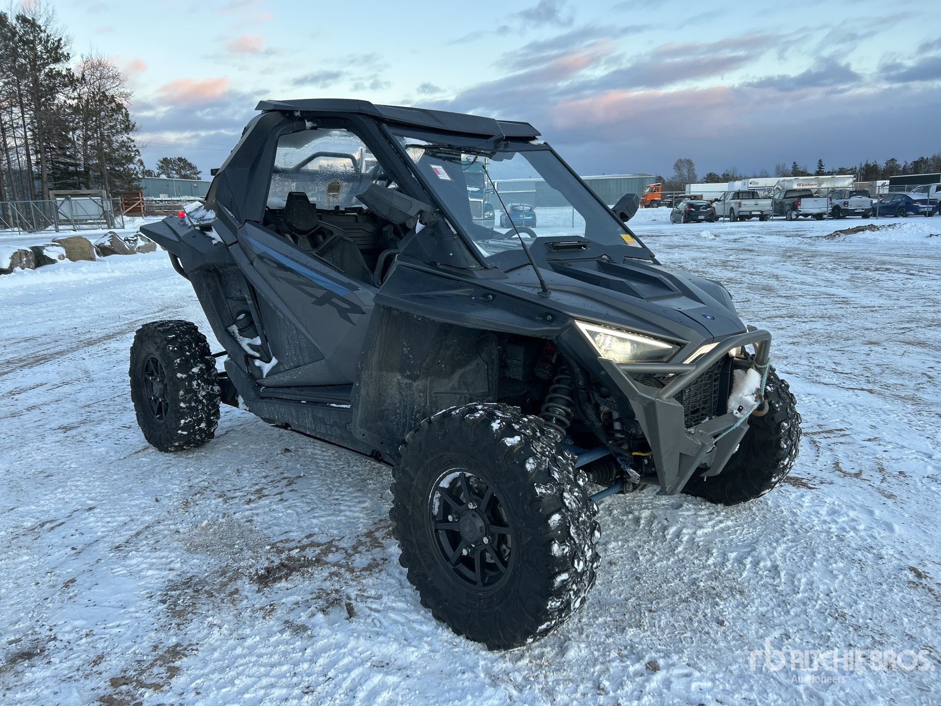 General Appearance with Picture, Right Front Corner