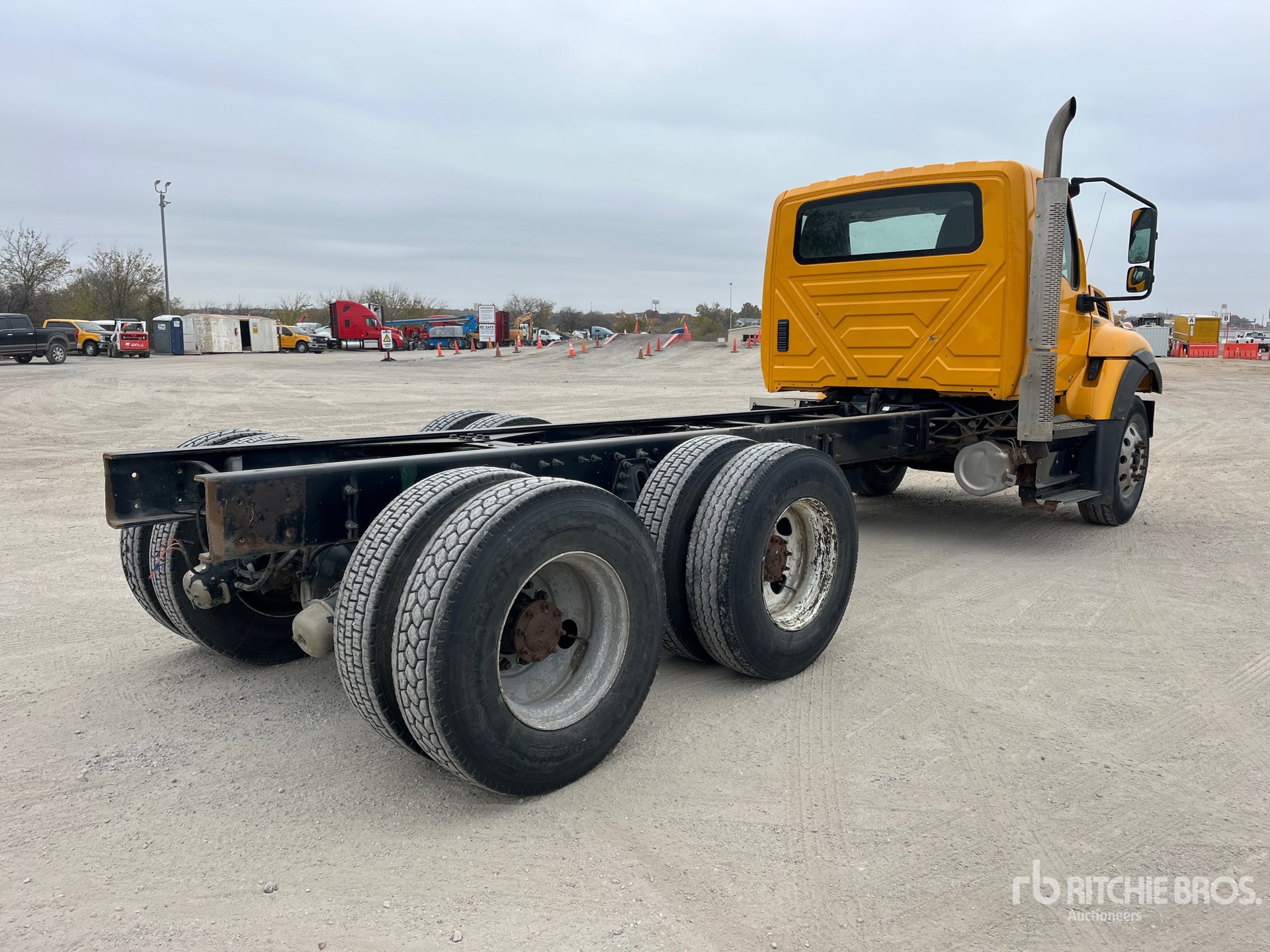 General Appearance with Imagen: esquina trasera derecha