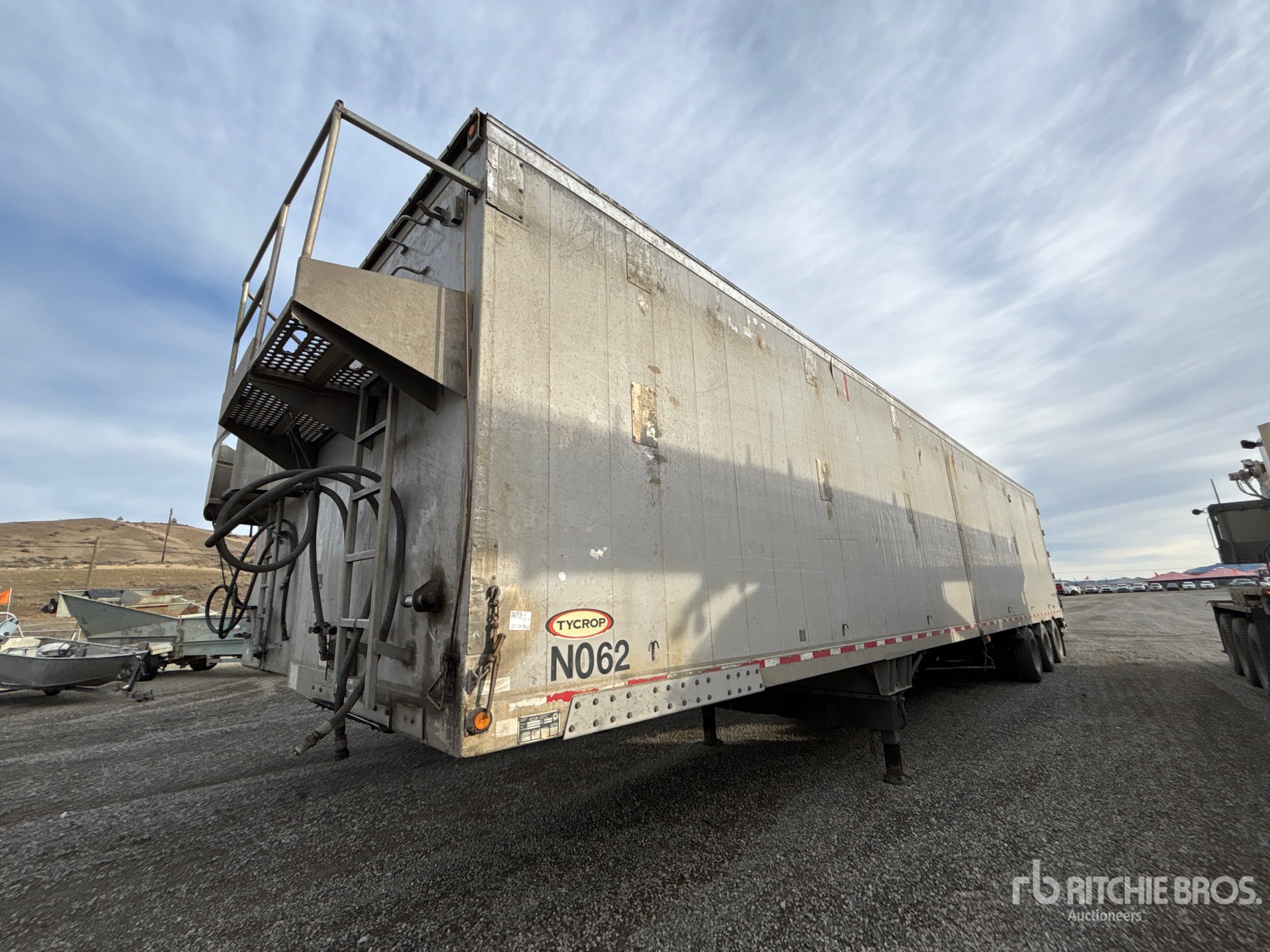 General Appearance with Featured Photo