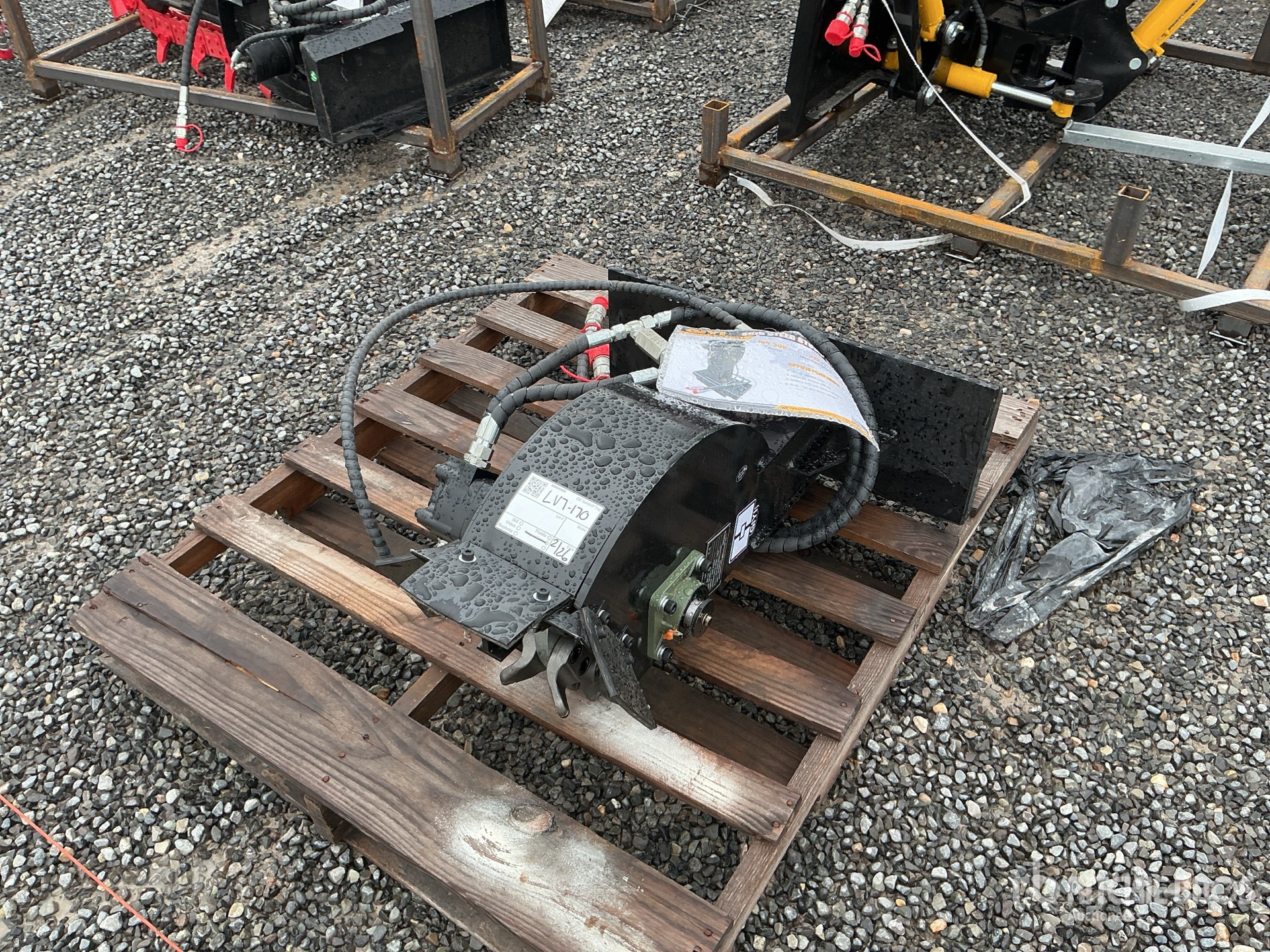 General Appearance with Foto, angolo posteriore sinistro