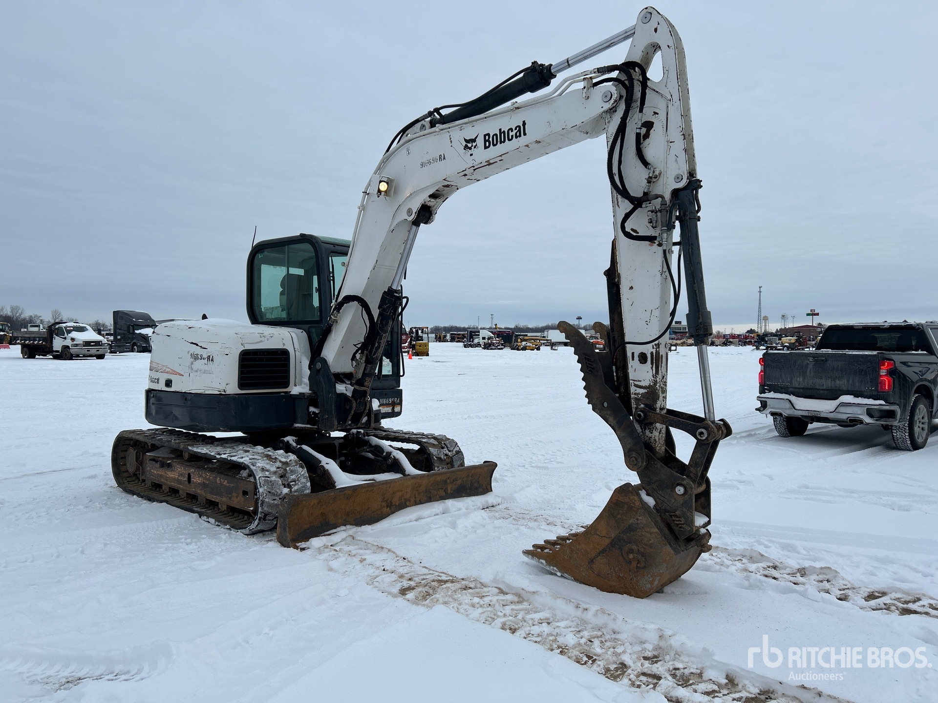 General Appearance with Picture, Right Front Corner