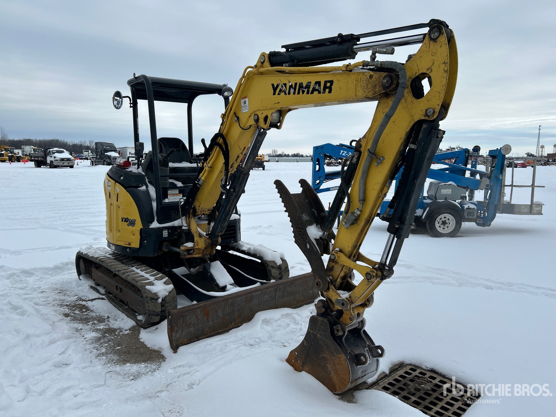 General Appearance with Picture, Right Front Corner