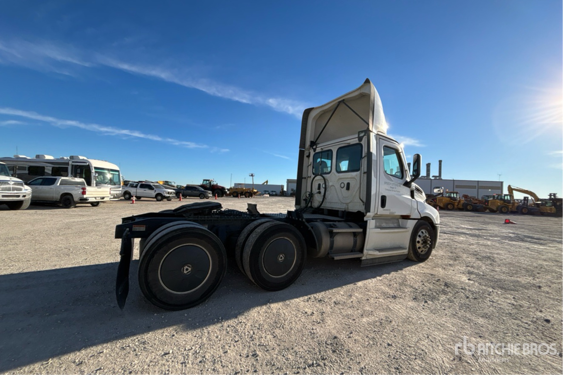 General Appearance with Bild, Ecke hinten rechts