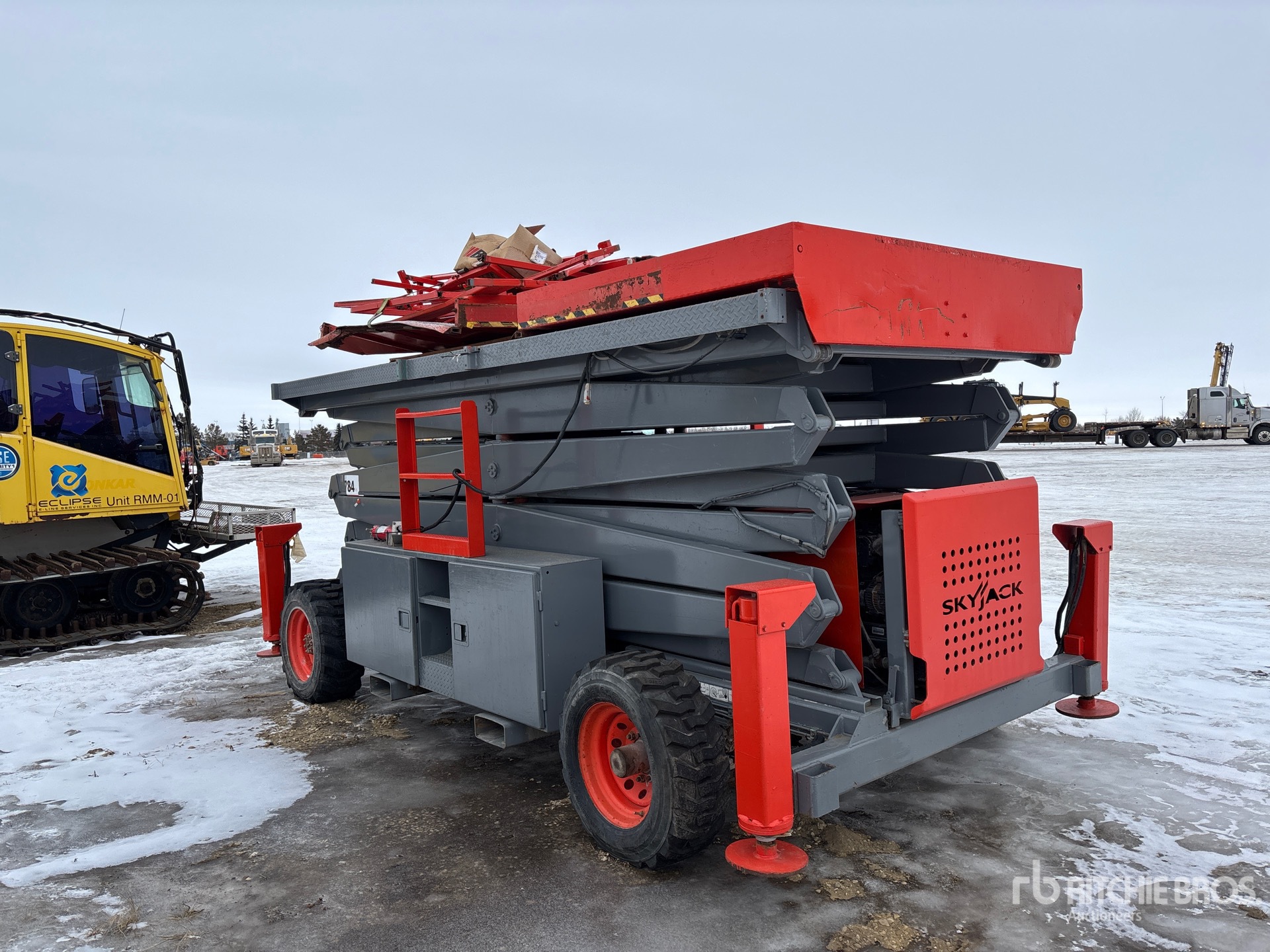 General Appearance with Picture, Left Rear Corner