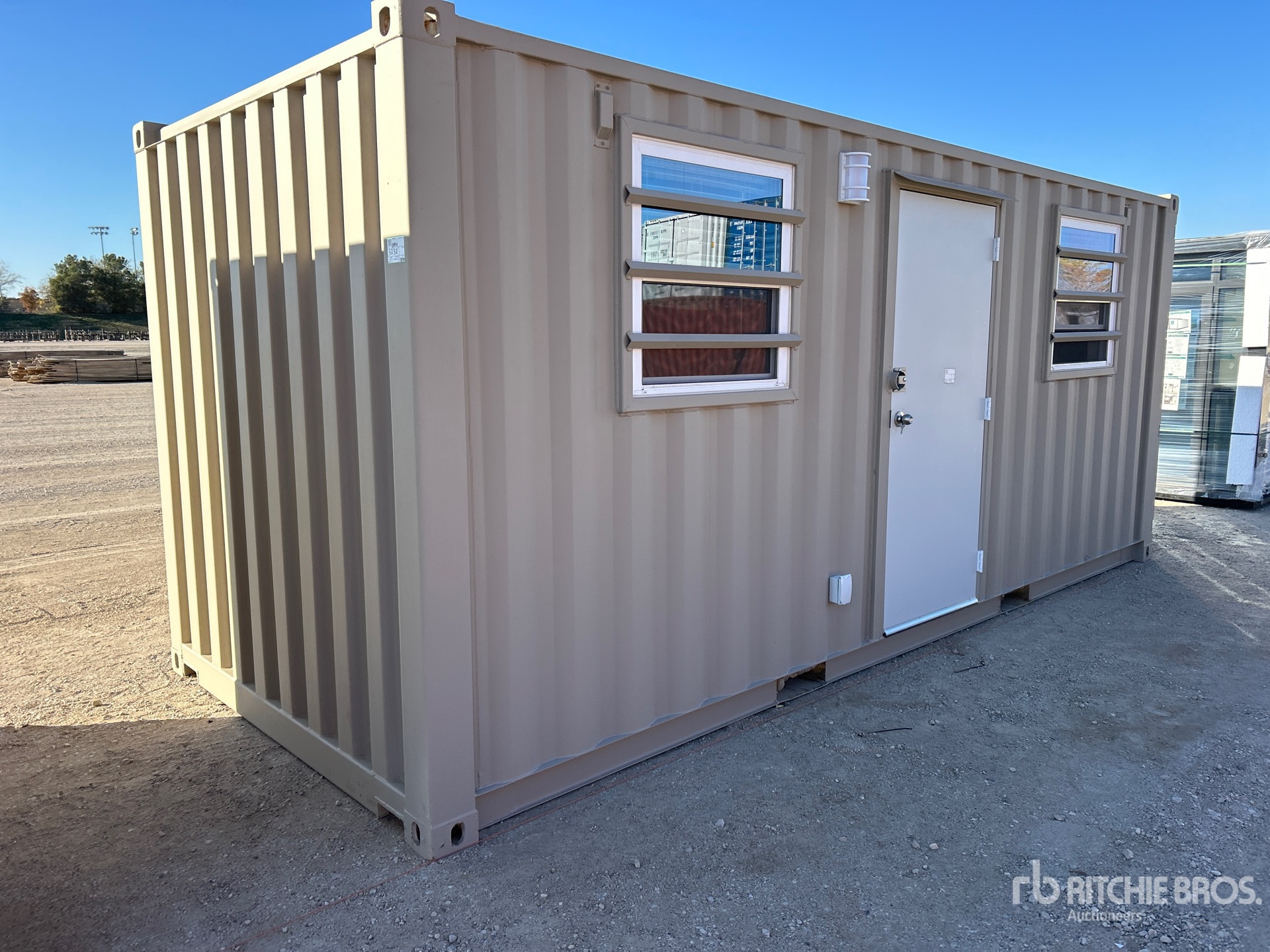 Aspect général with Image, coin avant droit