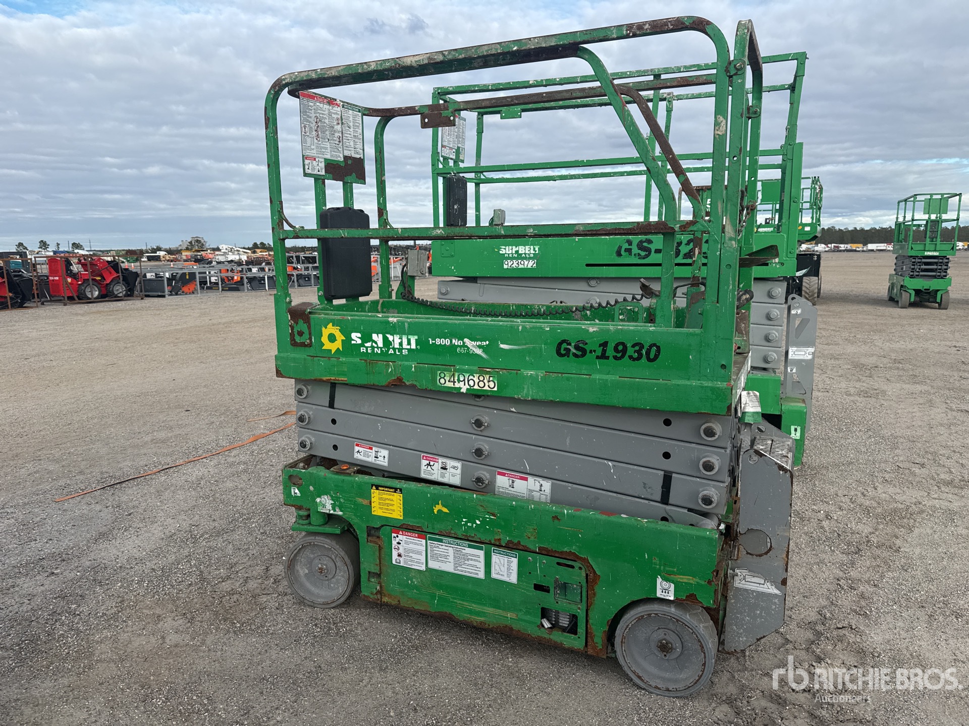 General Appearance with Picture, Right Front Corner