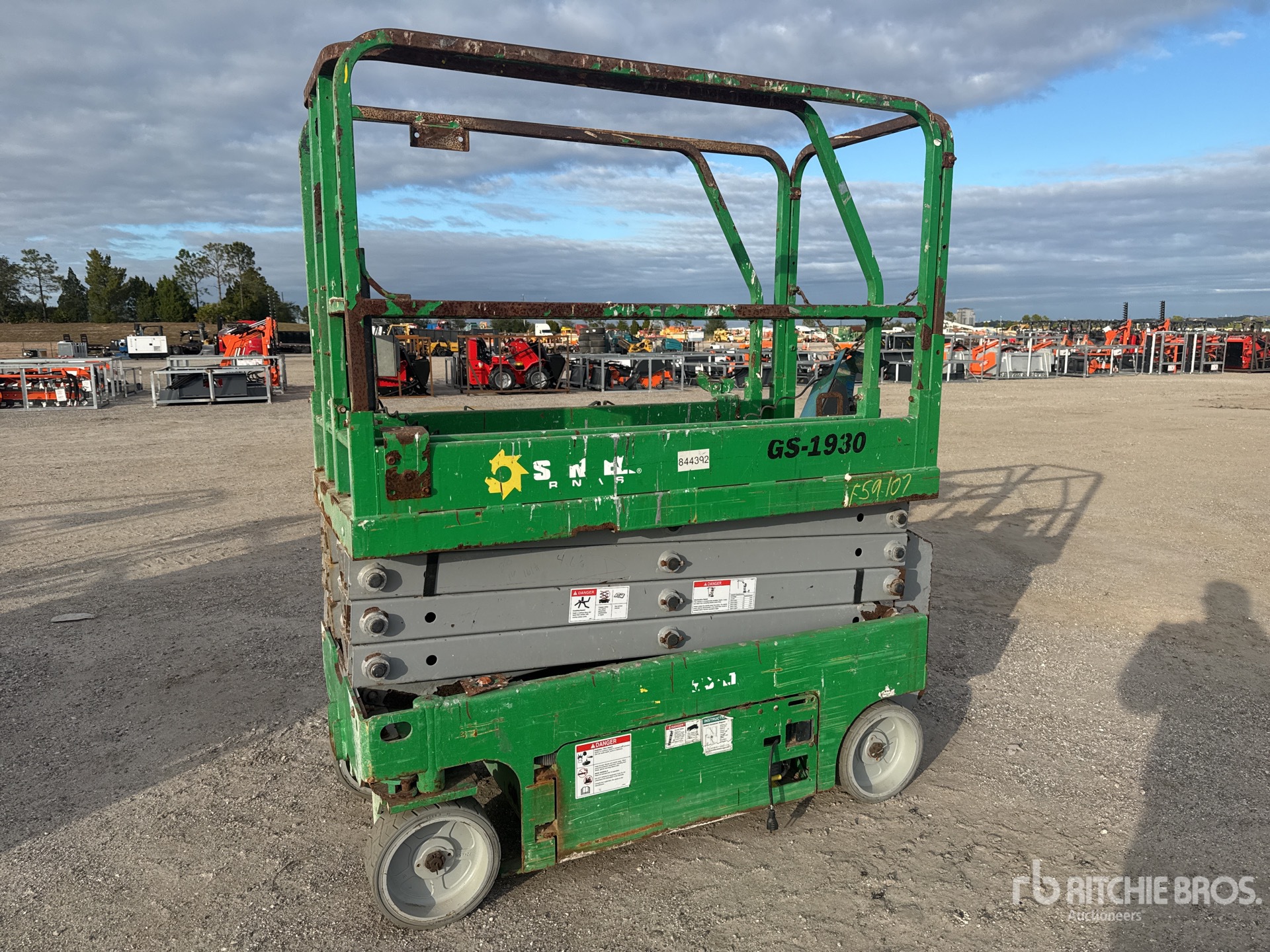 General Appearance with Picture, Right Front Corner