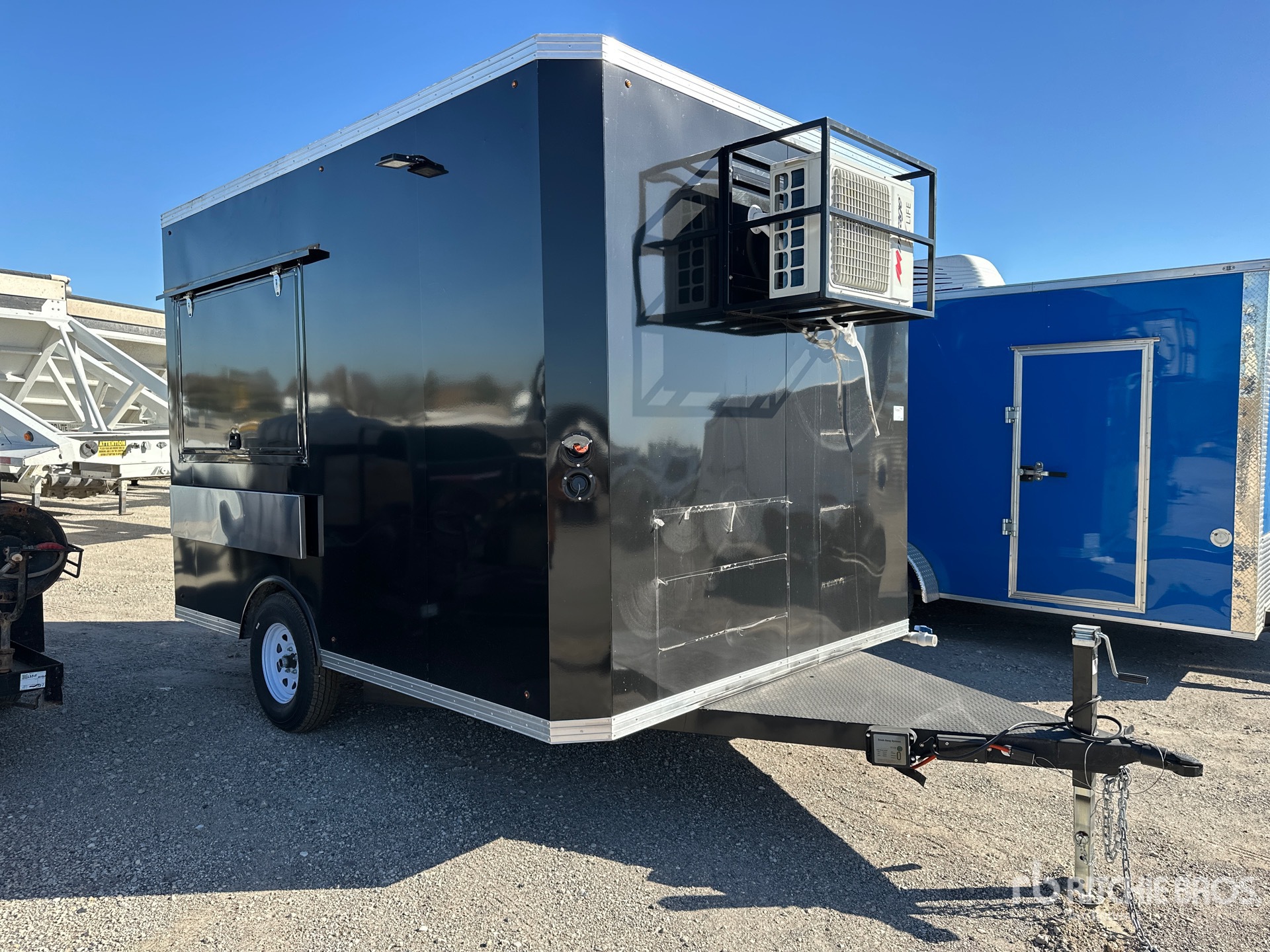 Aspect général with Image, coin avant droit