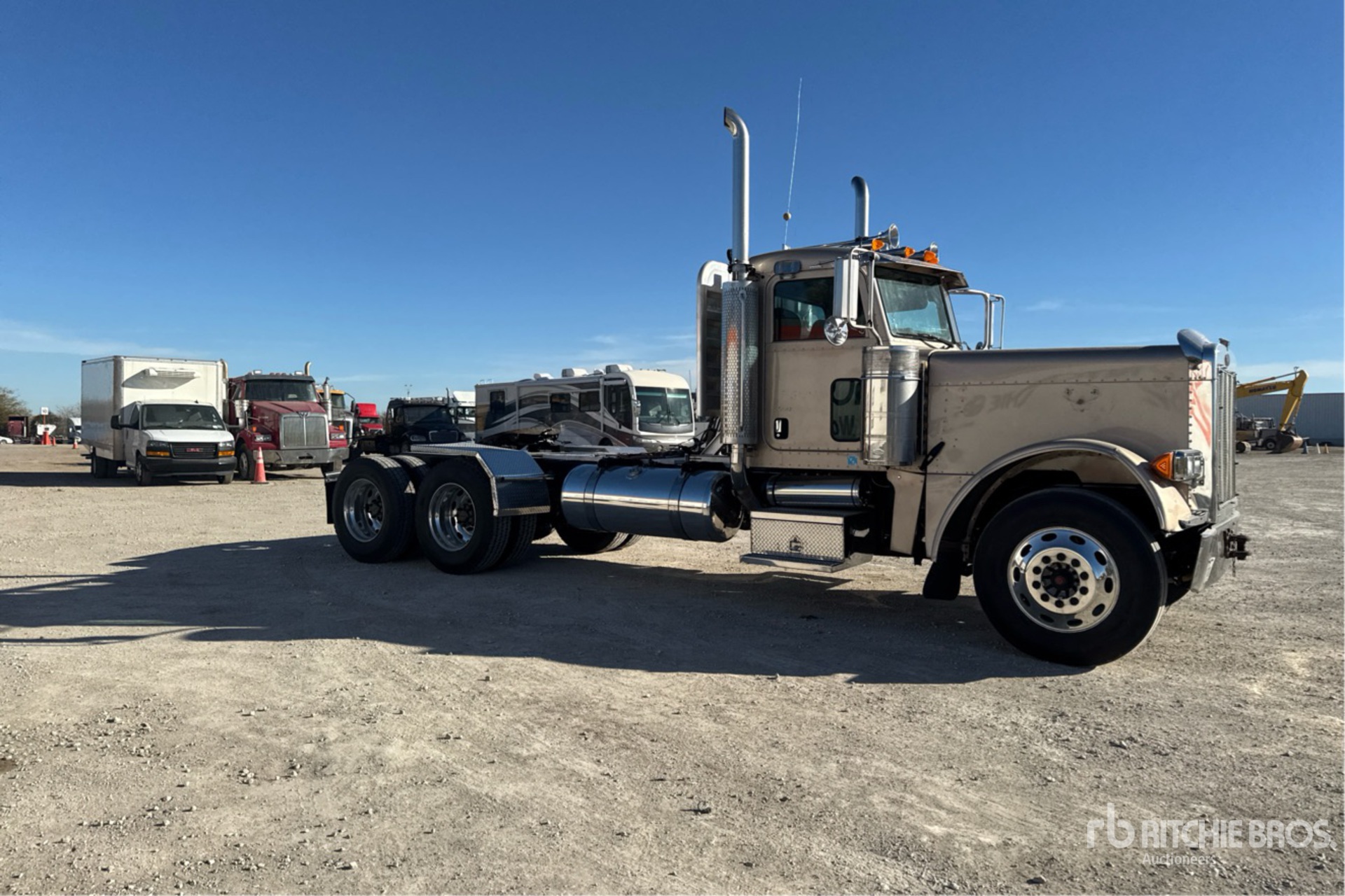 General Appearance with Picture, Right Front Corner