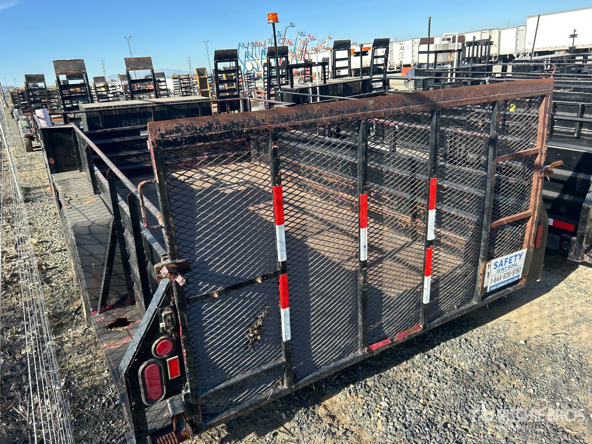 Aspect général with Image, coin arrière gauche