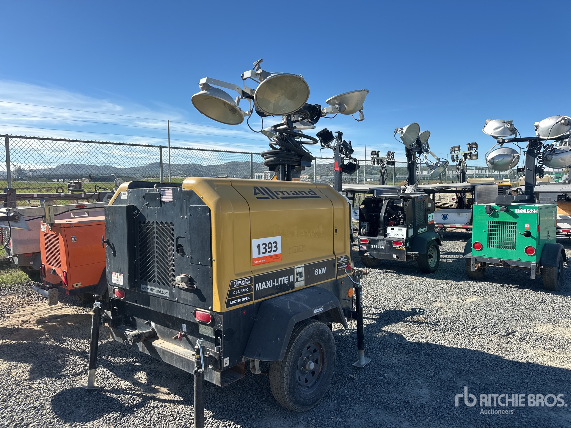 General Appearance with Foto, angolo anteriore sinistro