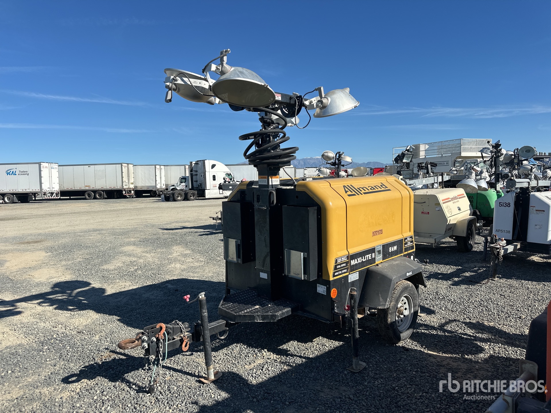 General Appearance with Foto, angolo anteriore sinistro