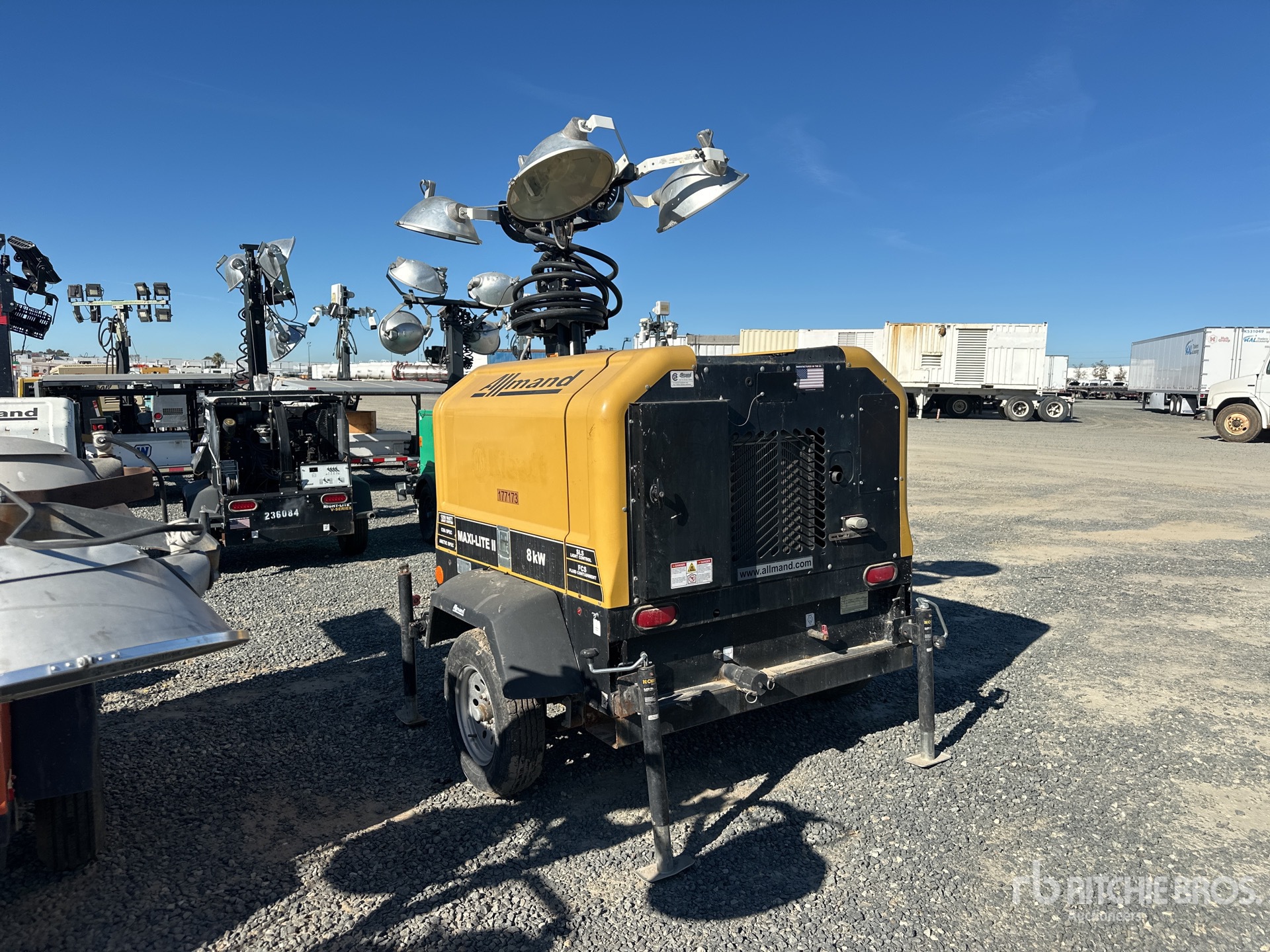 General Appearance with Foto, angolo posteriore sinistro