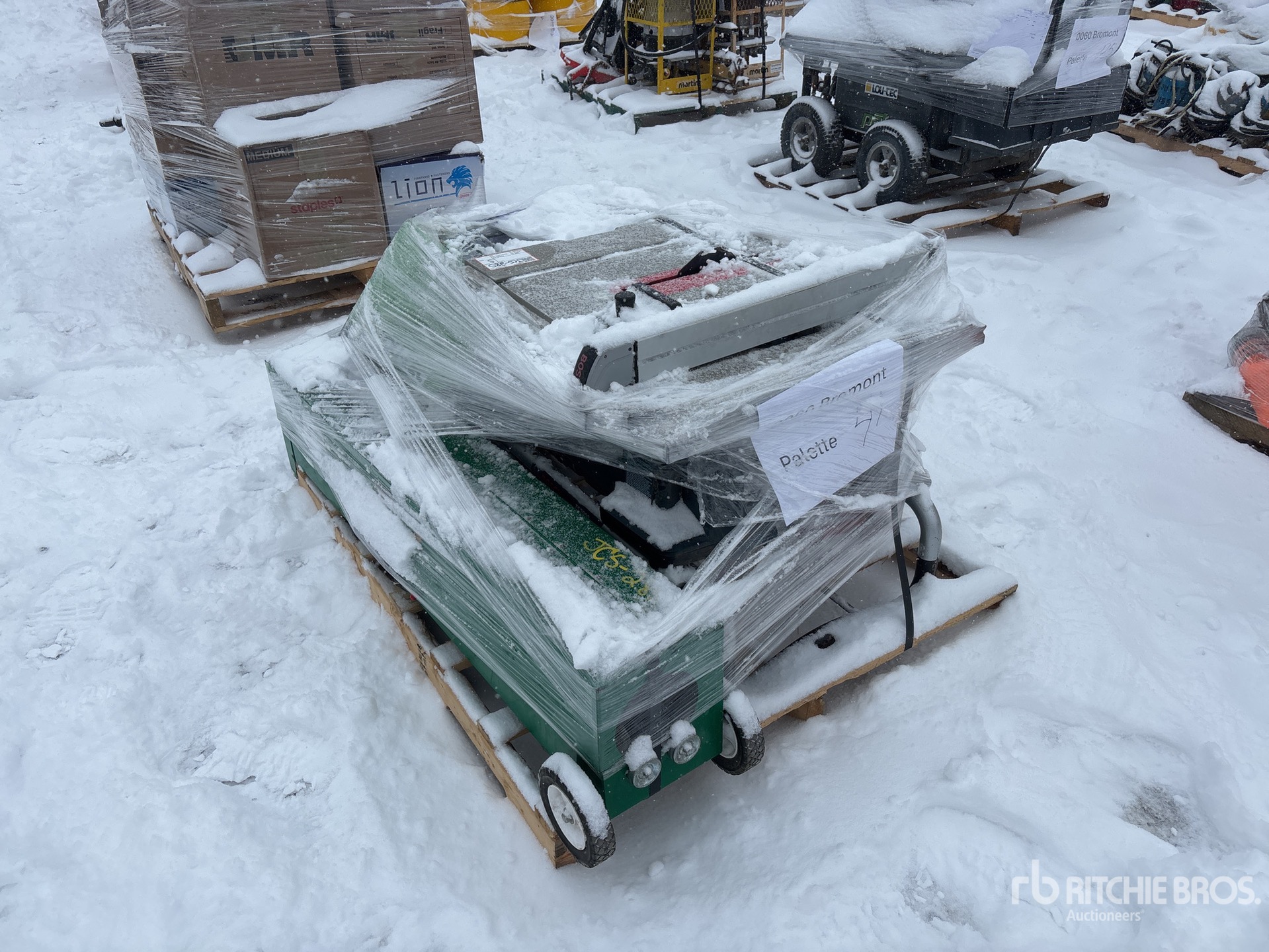 General Appearance with Picture, Left Rear Corner