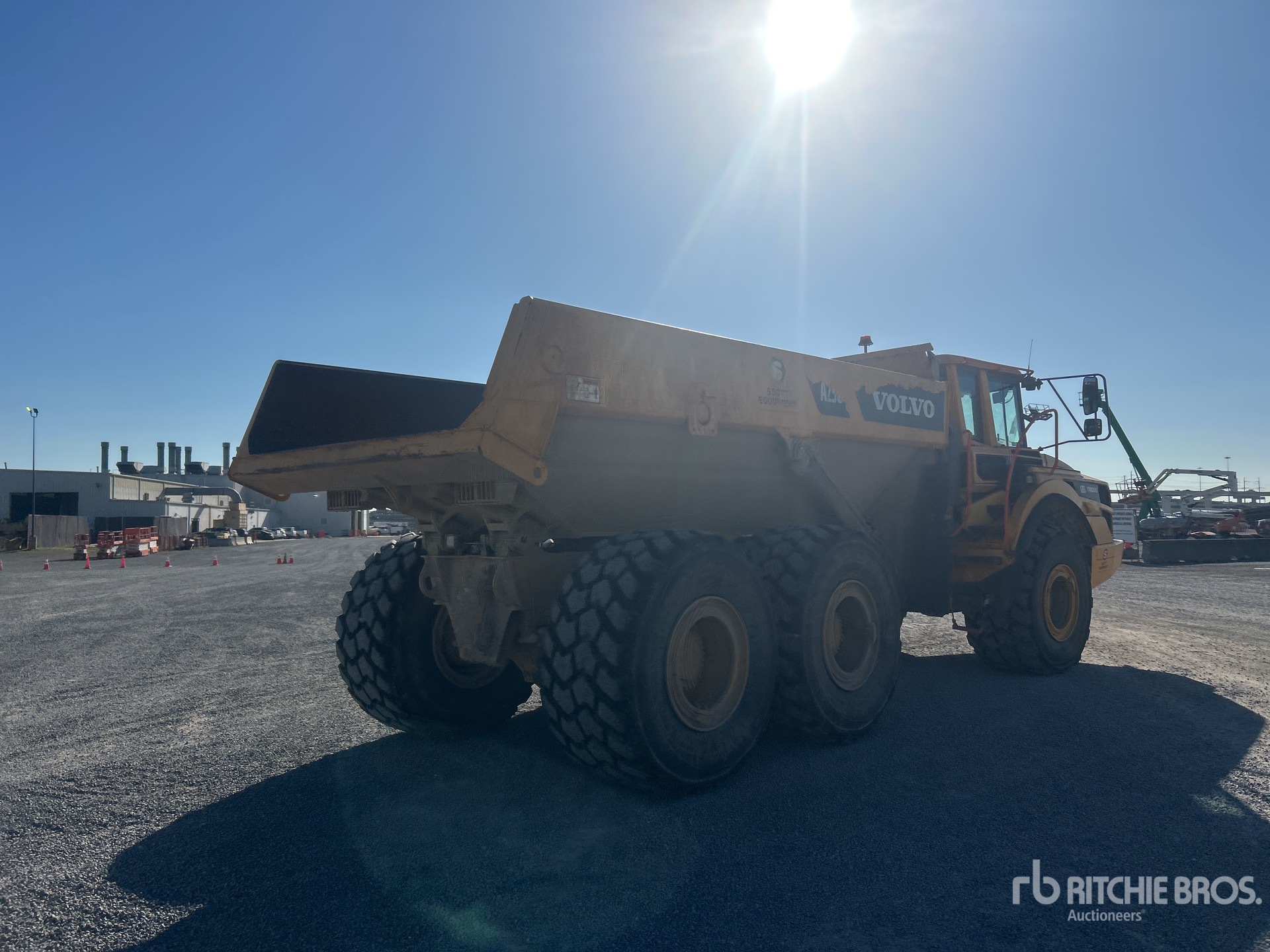 General Appearance with Imagen: esquina trasera derecha