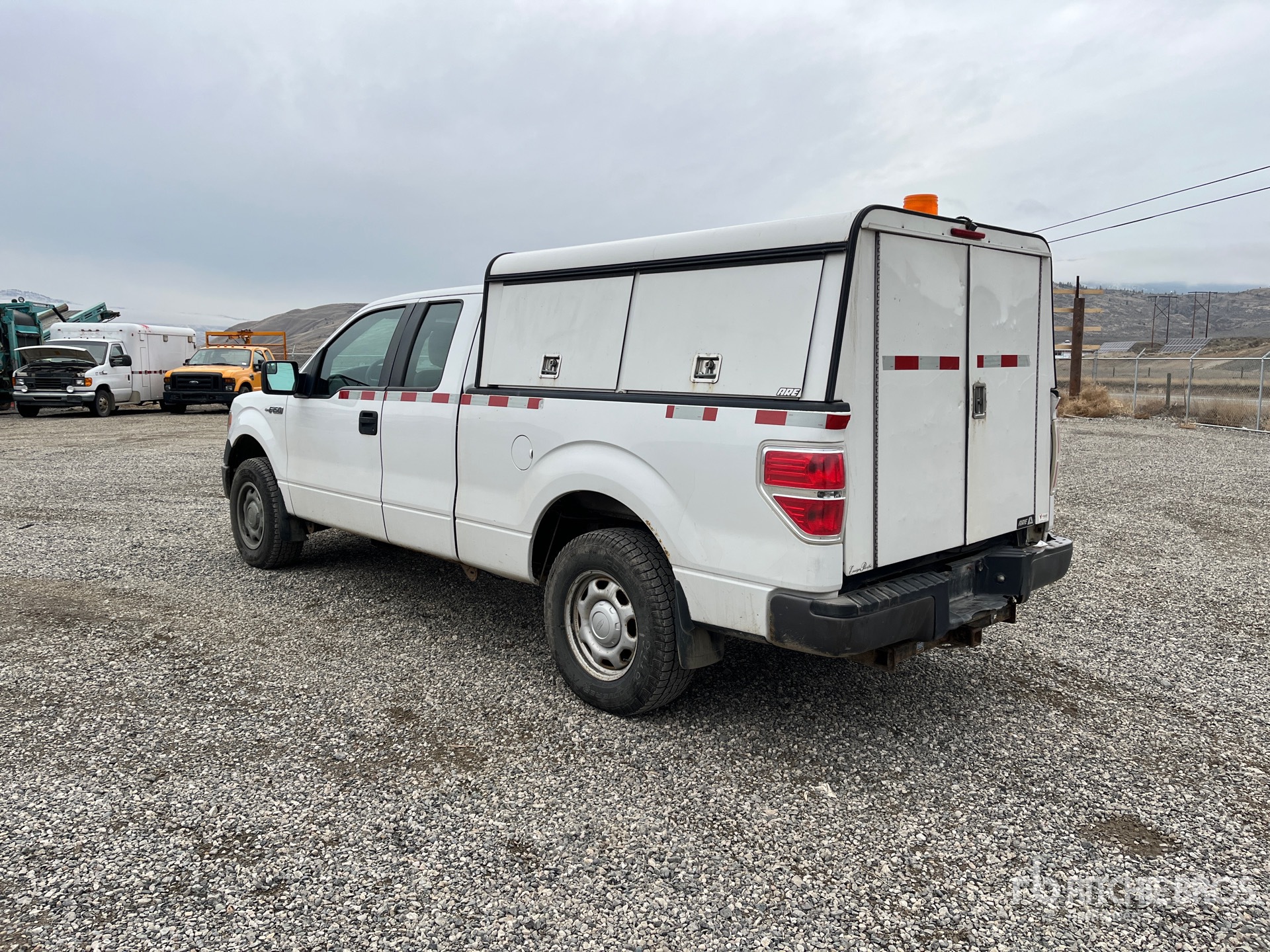 General Appearance with Picture, Left Rear Corner