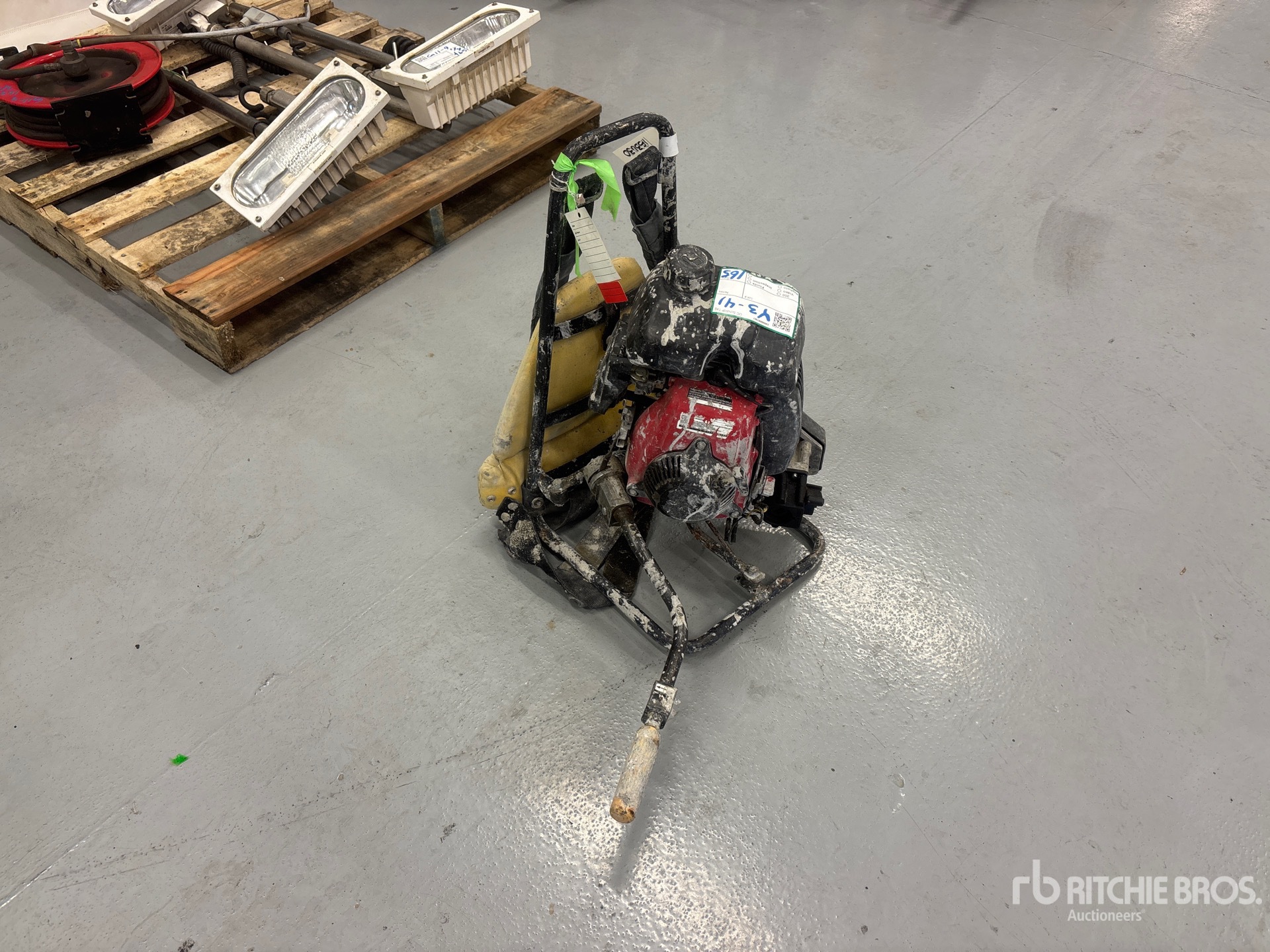 General Appearance with Picture, Right Front Corner