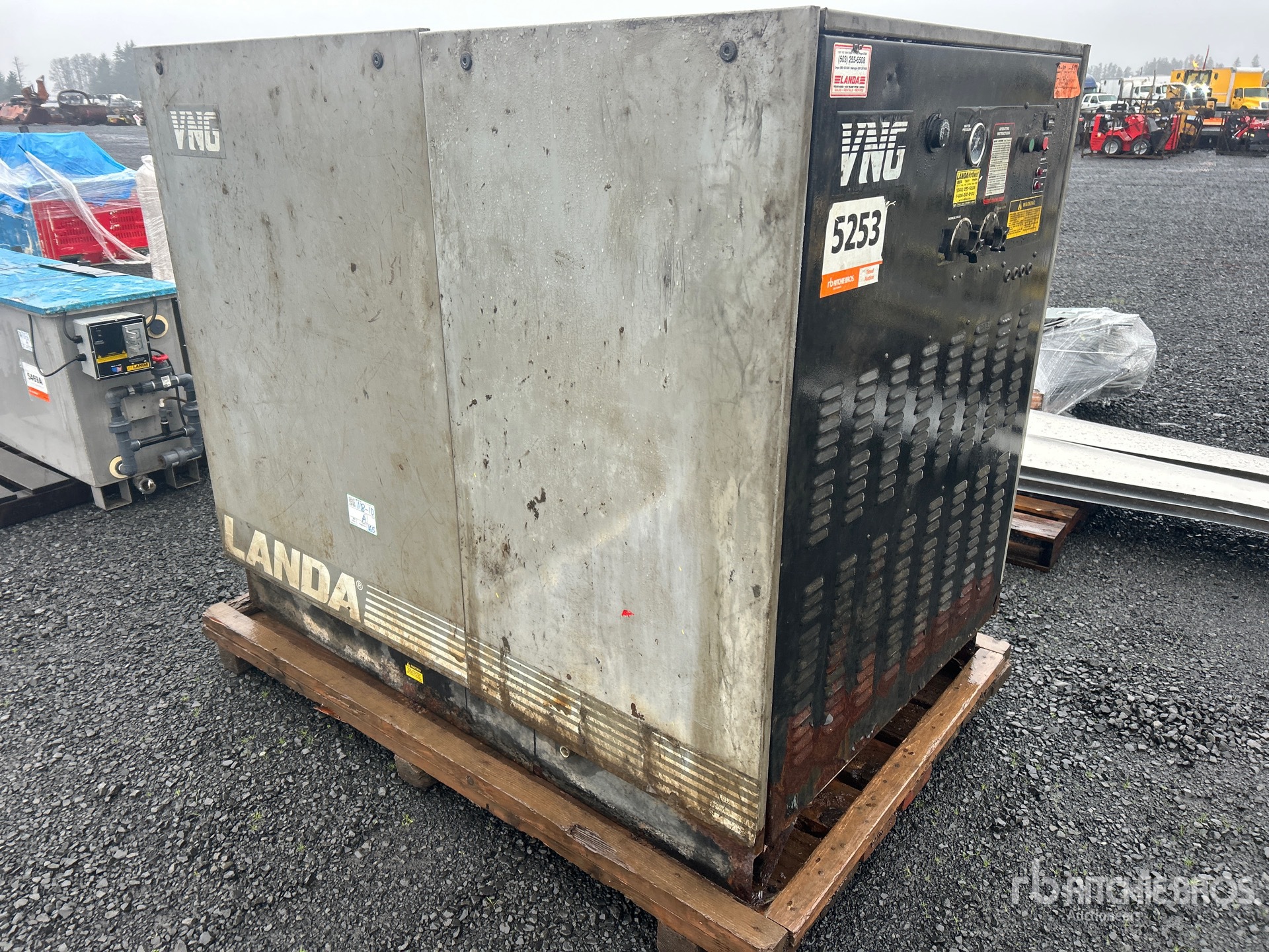 General Appearance with Picture, Right Front Corner