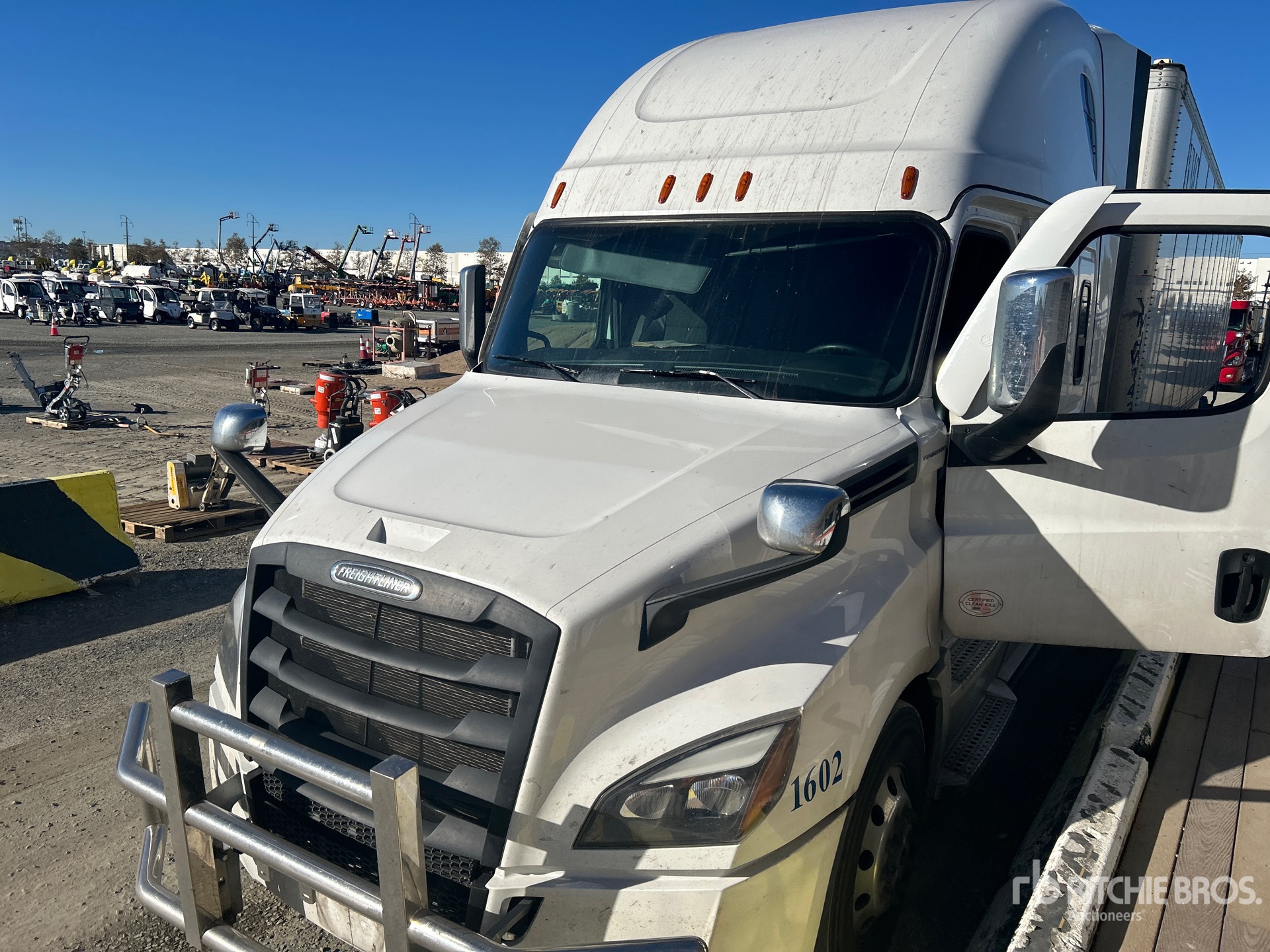 2024 Freightliner CASCADIA 126