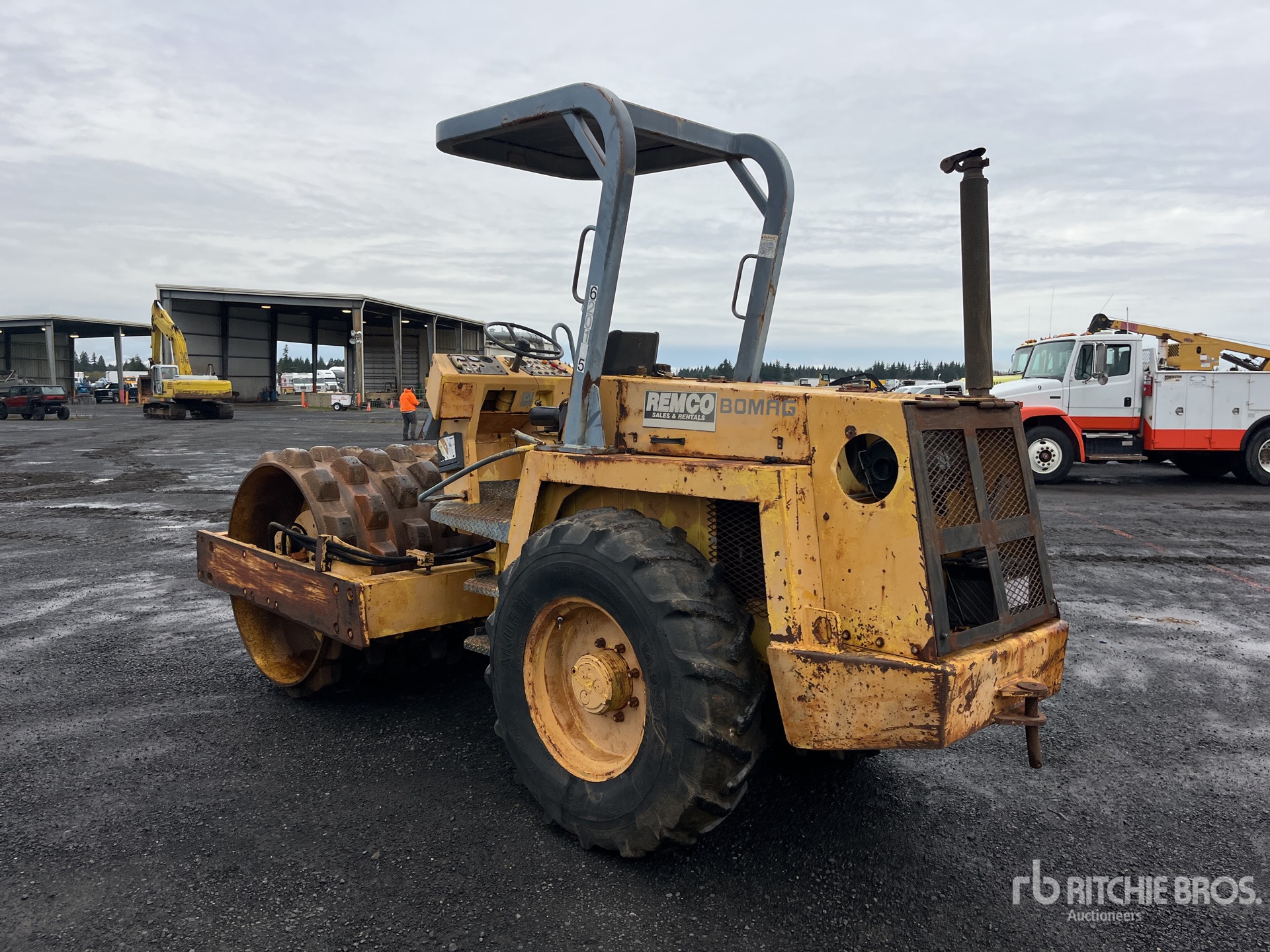 General Appearance with Picture, Left Rear Corner