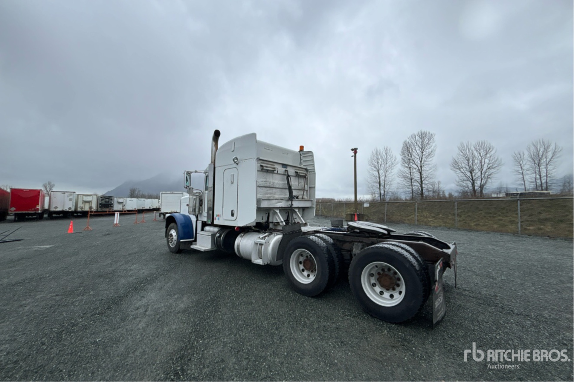 General Appearance with Bild, Ecke hinten links