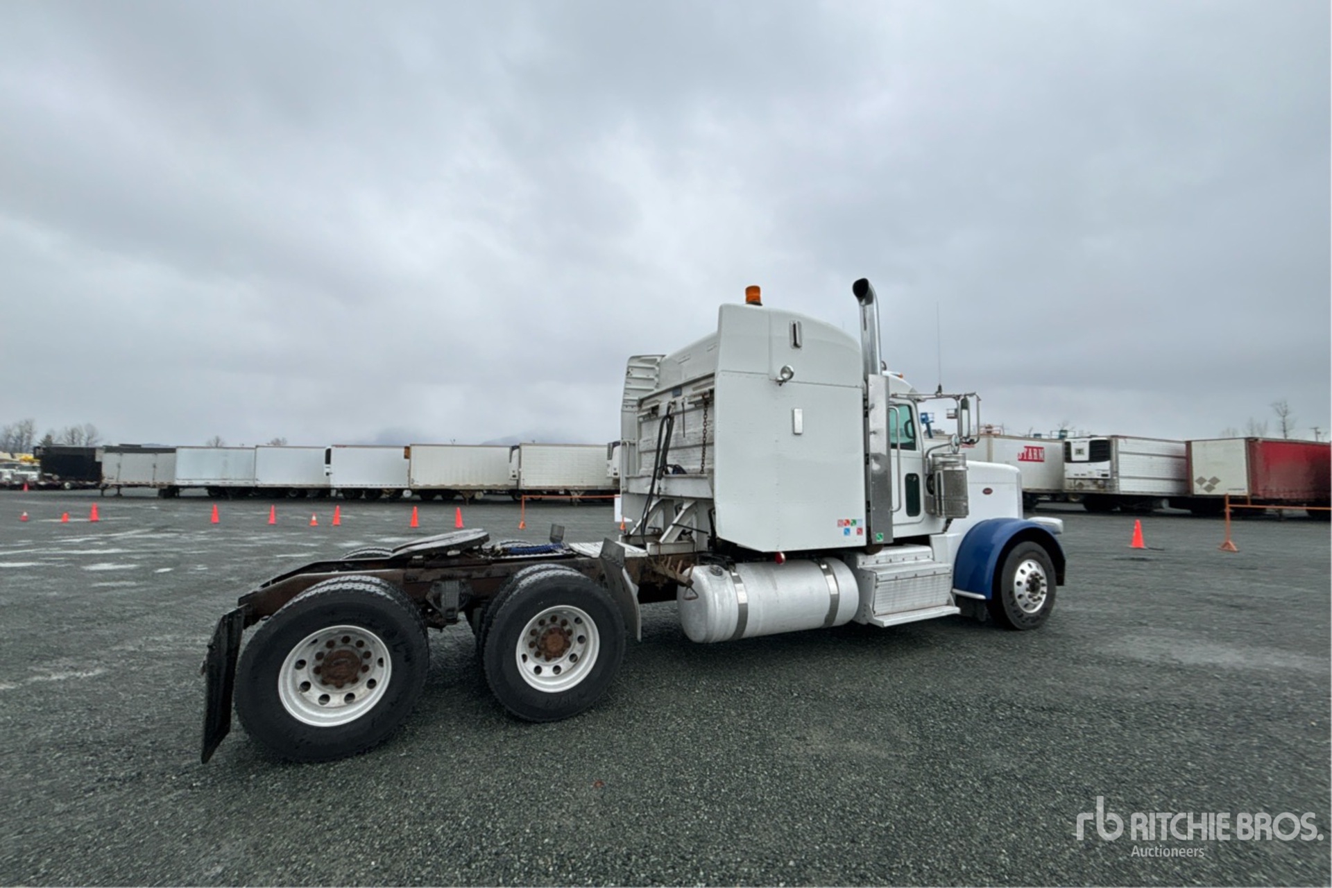 General Appearance with Bild, Ecke hinten rechts