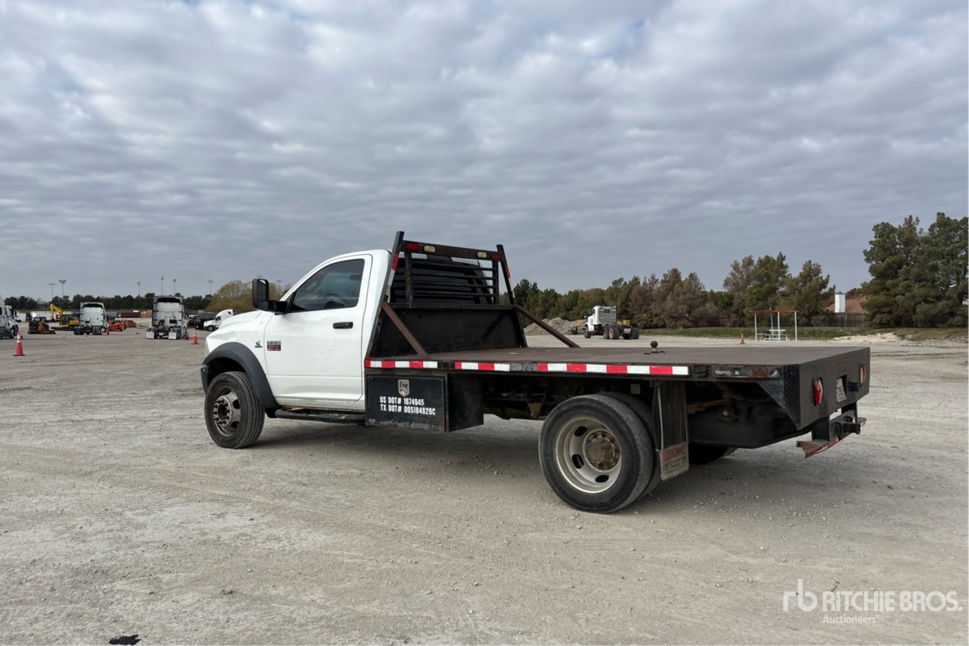 General Appearance with Bild, Ecke hinten links