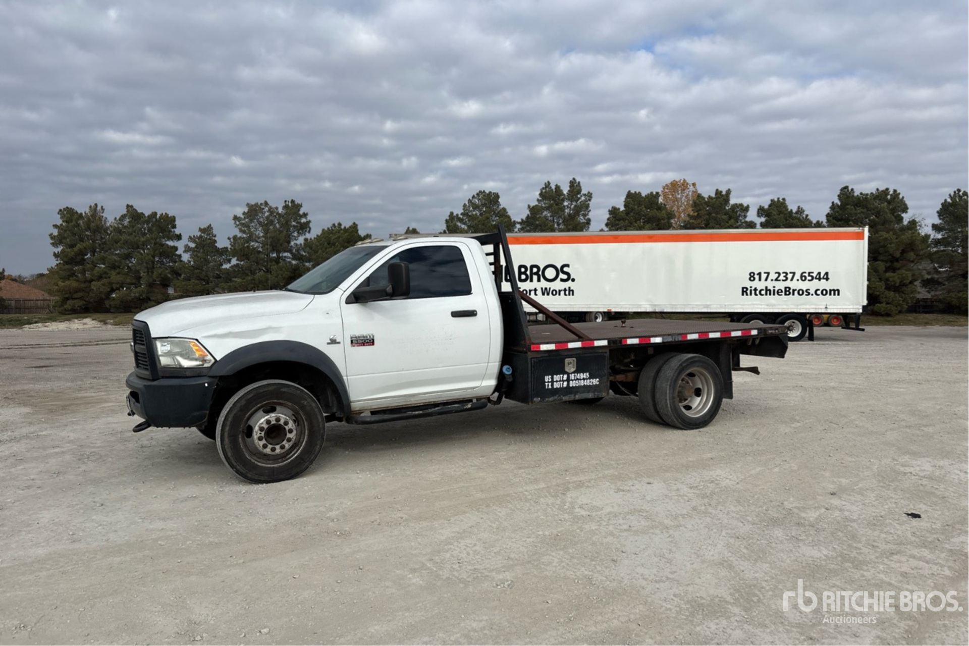 General Appearance with Bild, Ecke vorne links