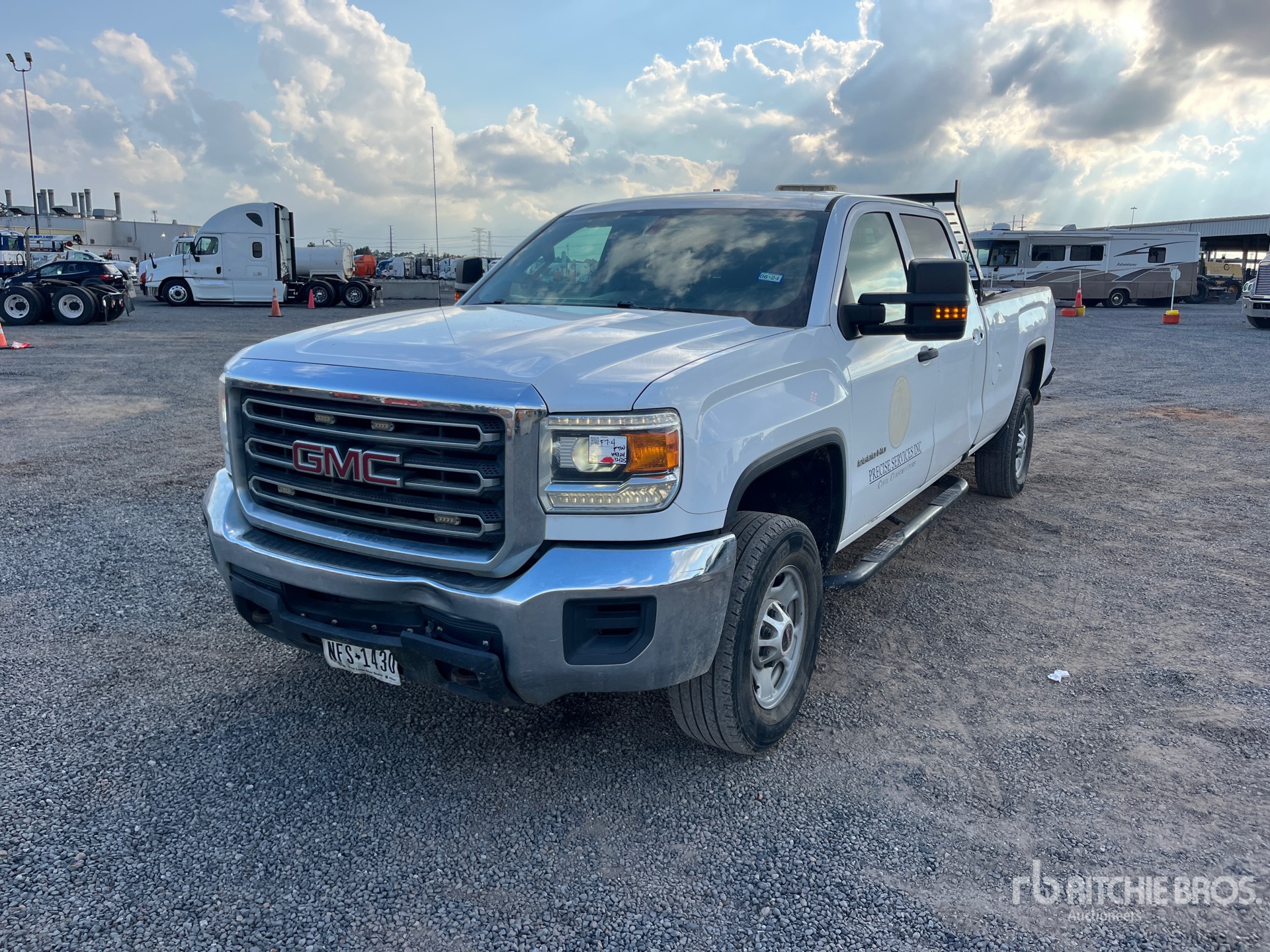 General Appearance with Picture, Left Front Corner