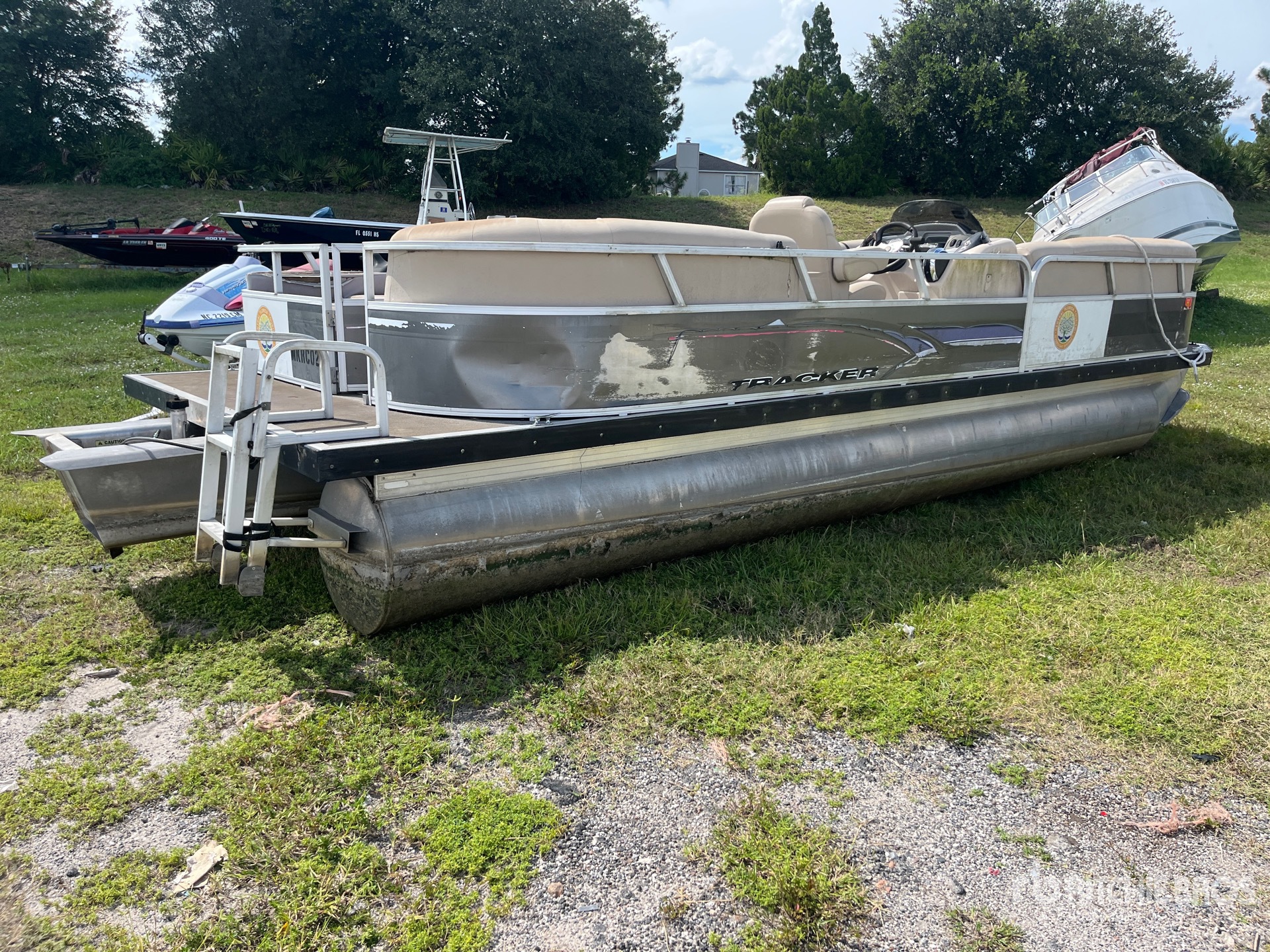 General Appearance with Imagen: esquina trasera derecha