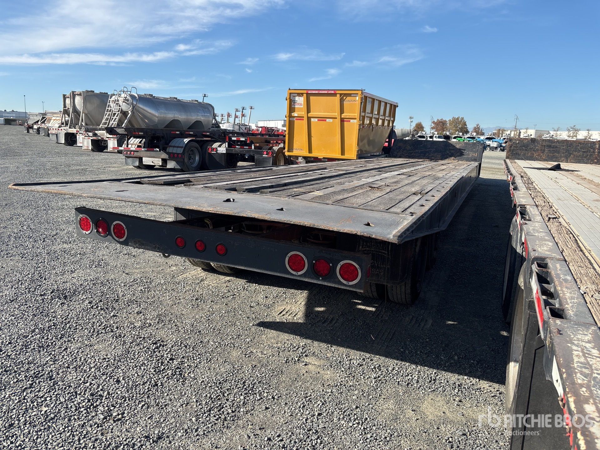 General Appearance with Image, coin arrière droit