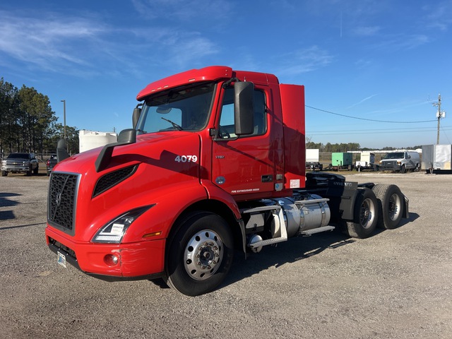 2020 Volvo VNR 6x2 T/A Day Cab Truck Tractor