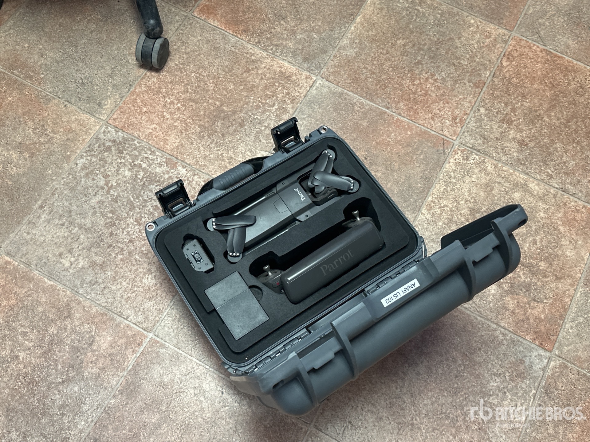 Aspect général with Image, coin arrière droit