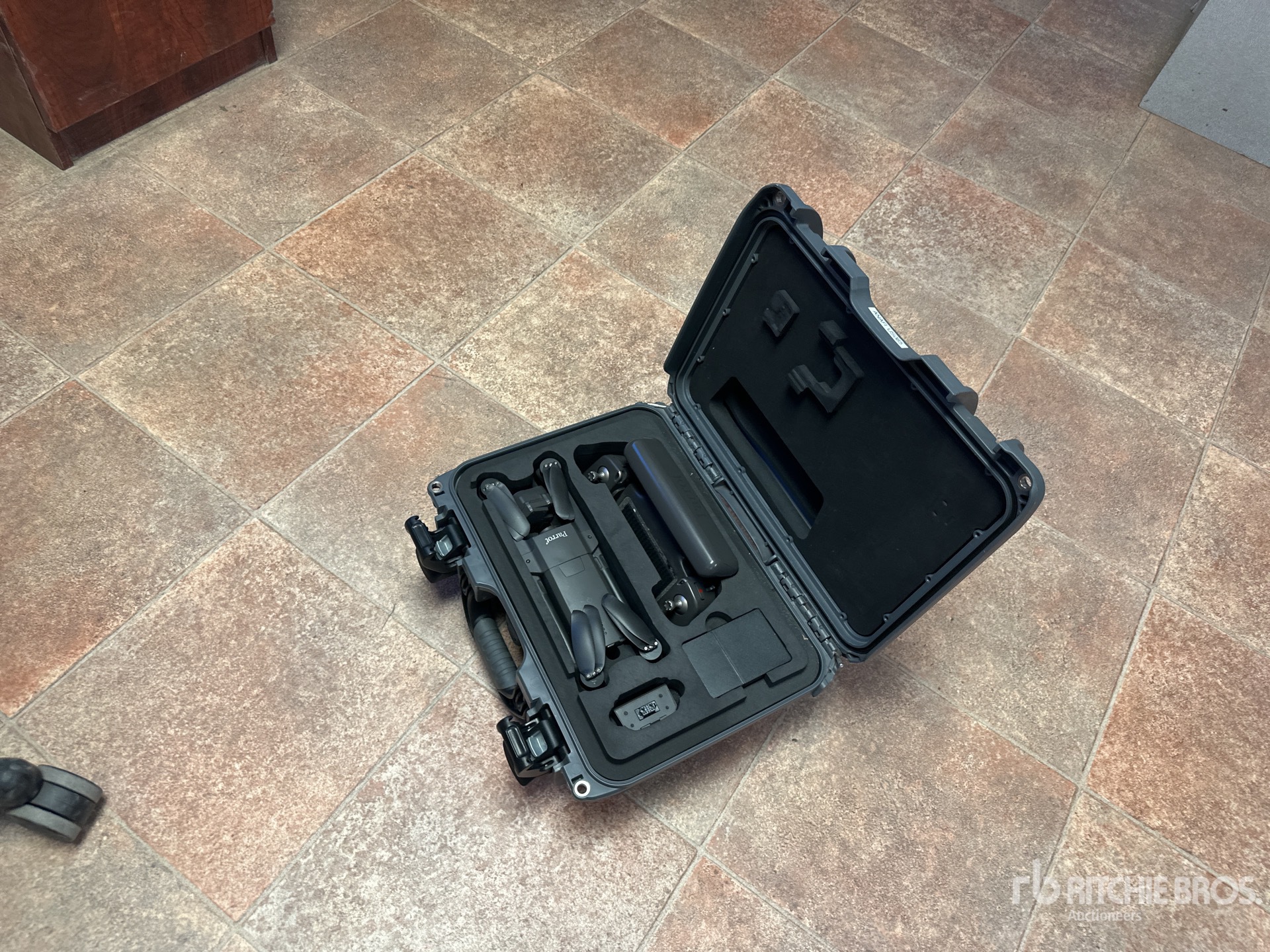 Aspect général with Image, coin arrière gauche