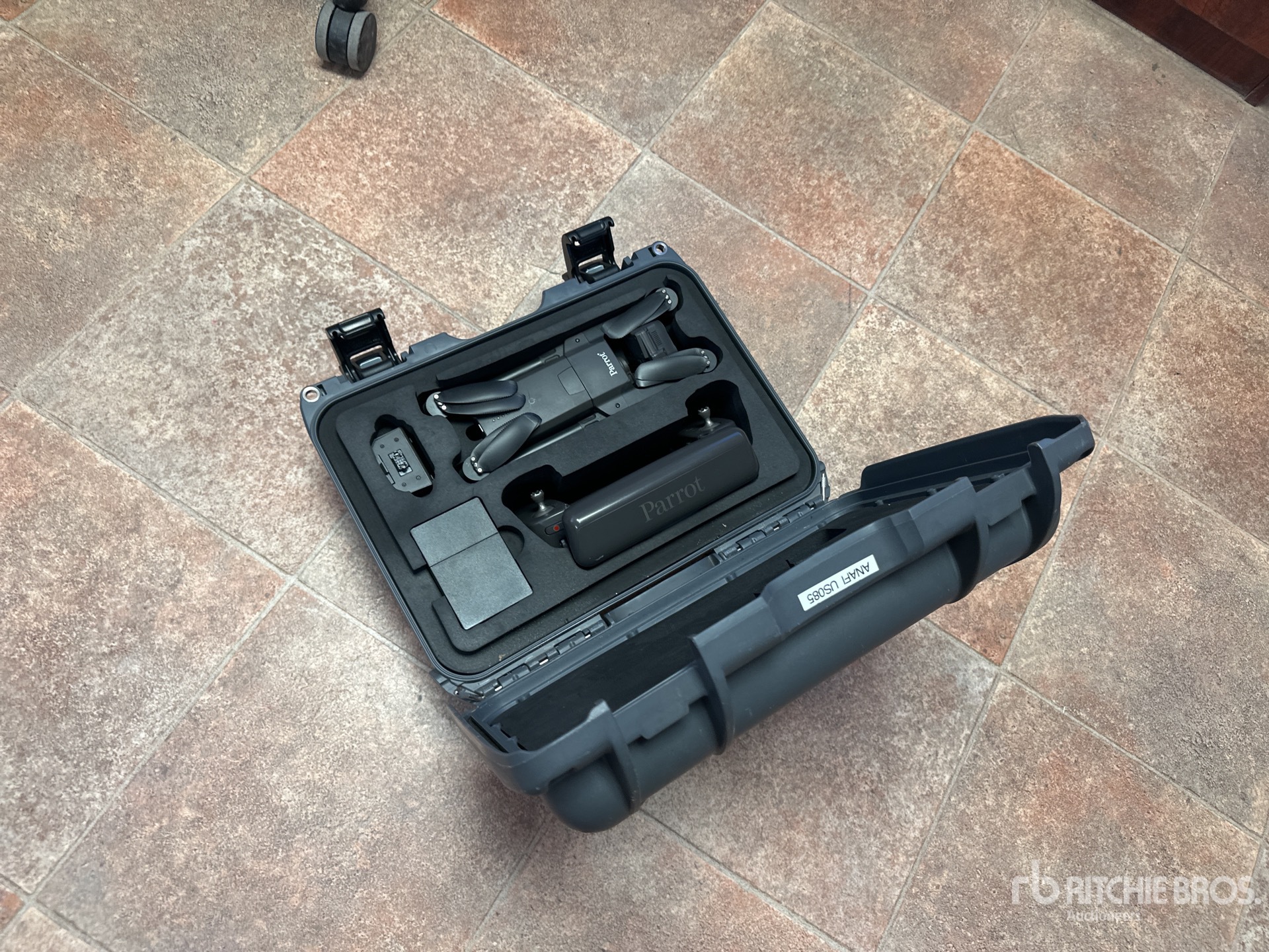 Aspect général with Image, coin arrière droit