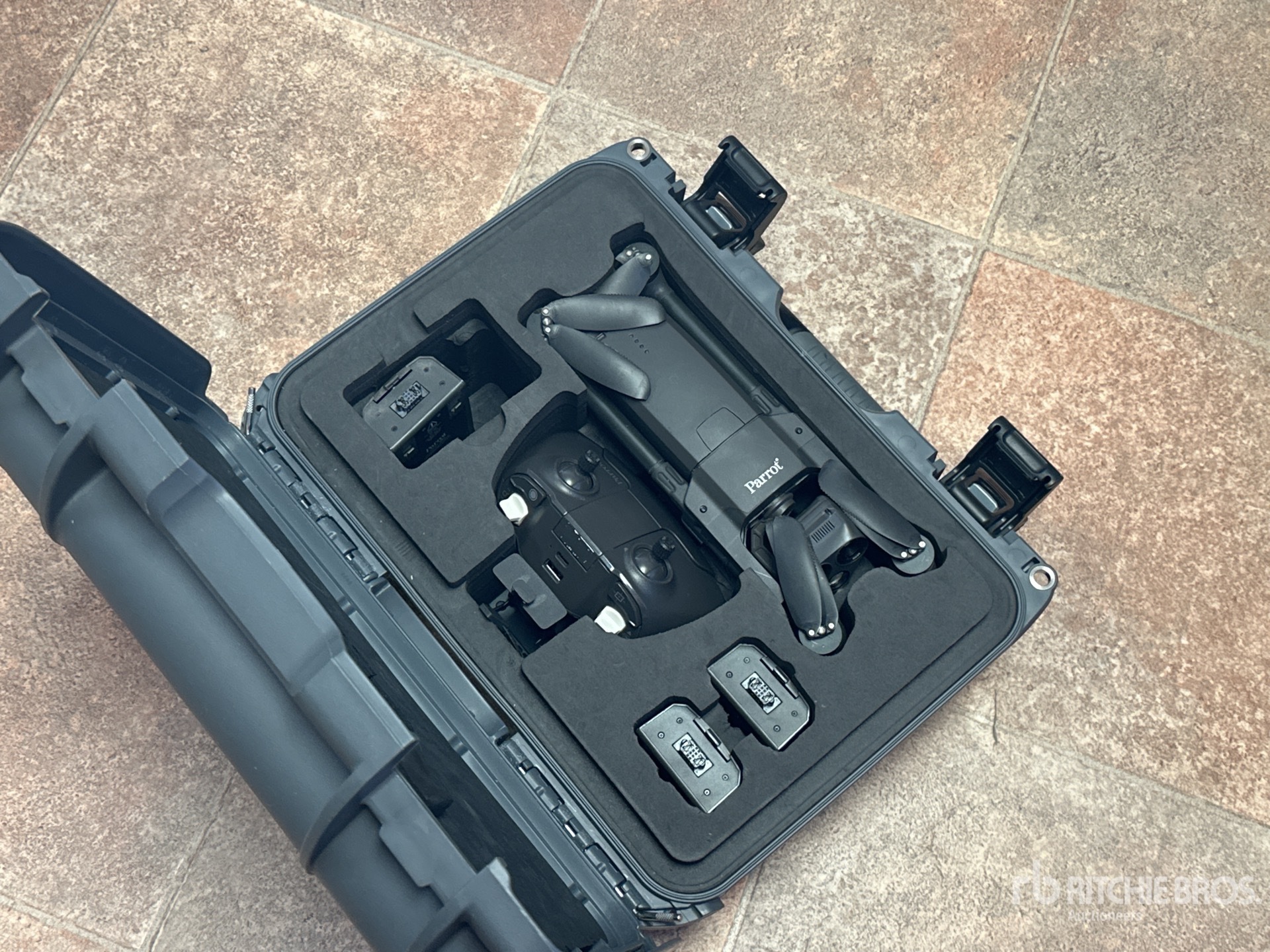 Aspect général with Image, coin avant droit