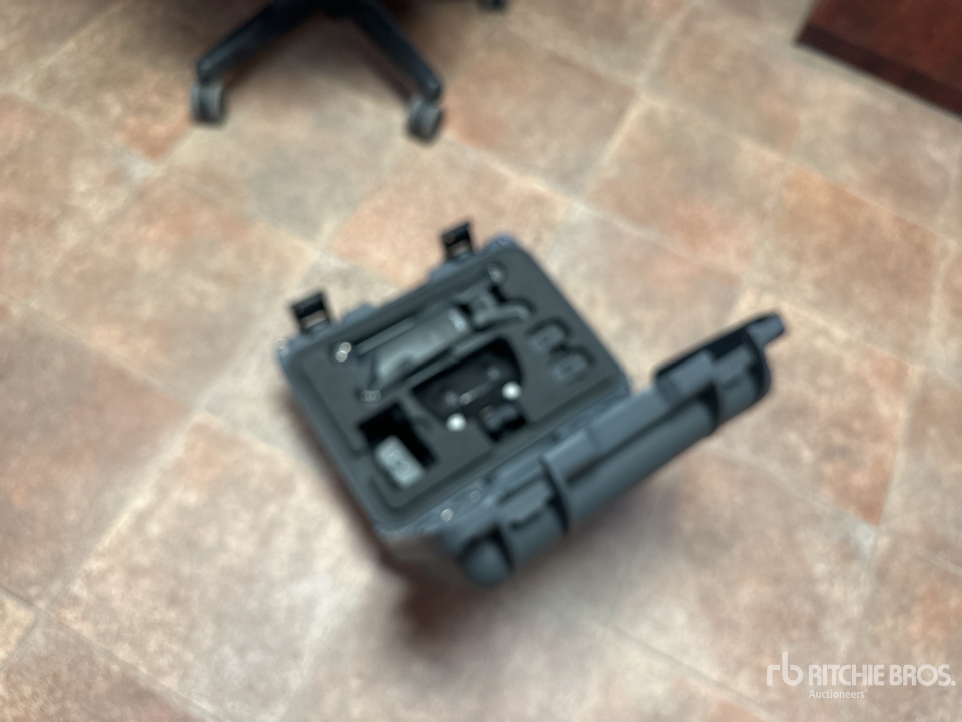 Aspect général with Image, coin arrière droit