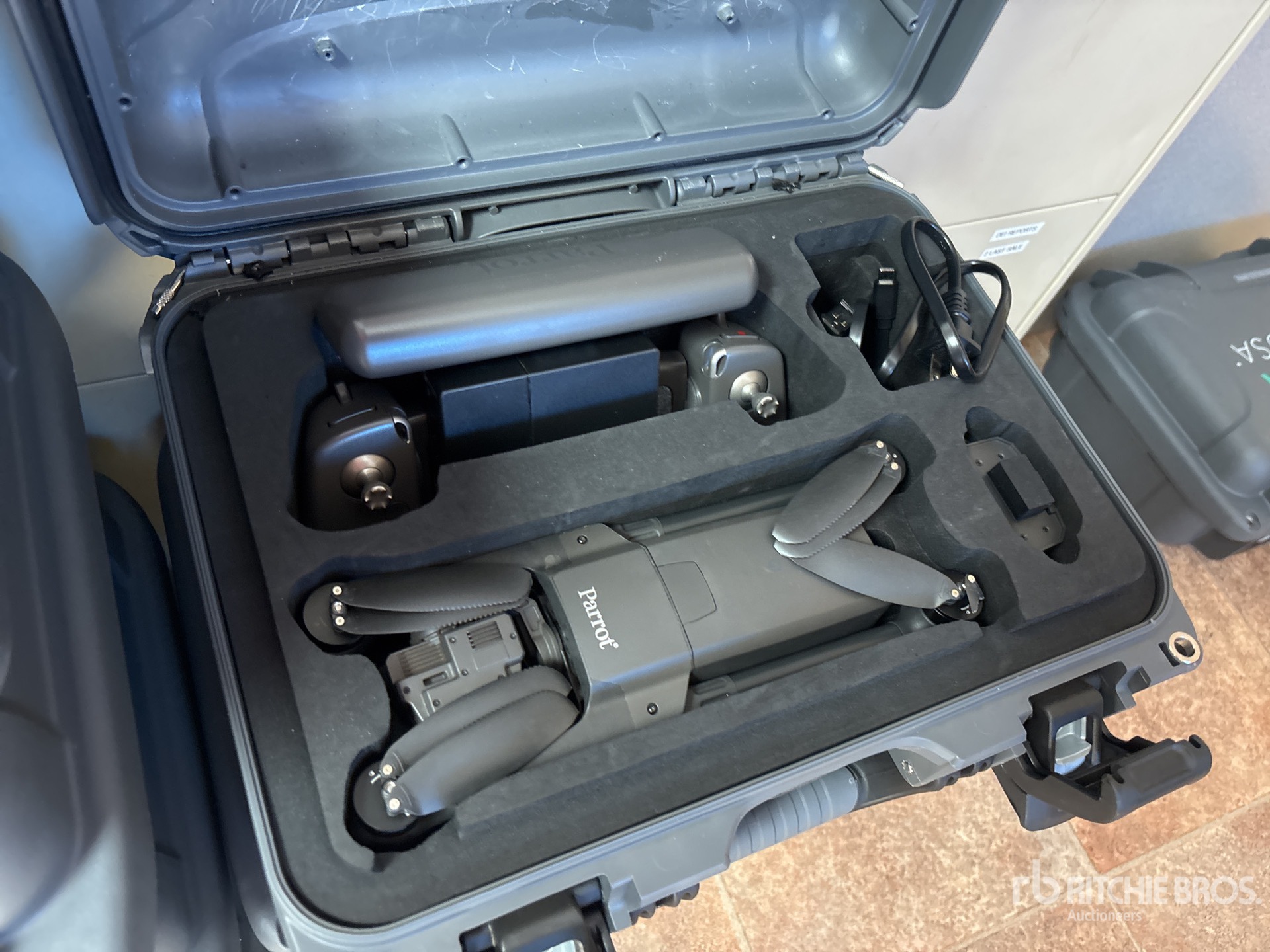 Aspect général with Image, coin avant droit