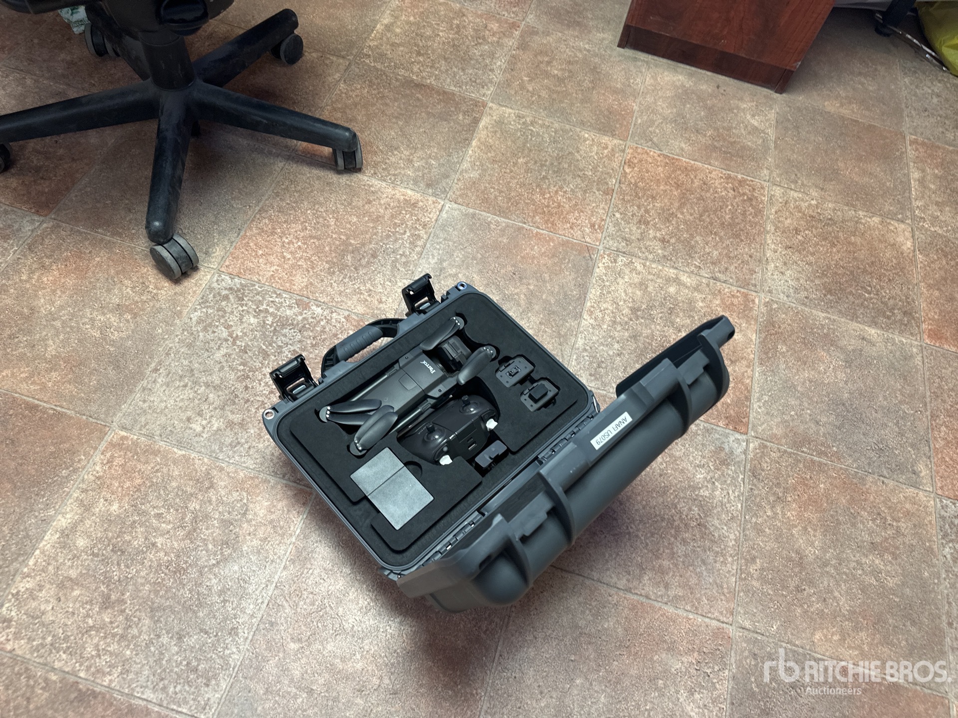 Aspect général with Image, coin arrière droit