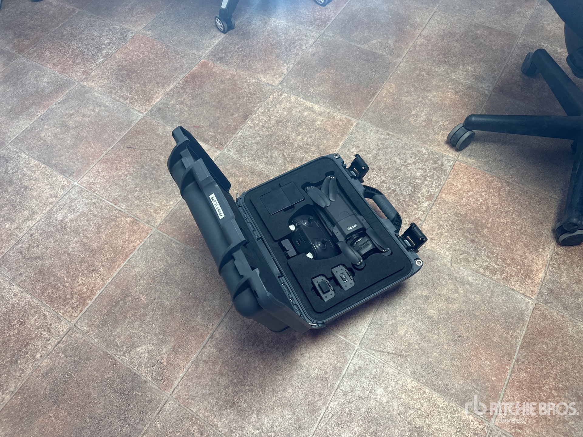 Aspect général with Image, coin avant droit