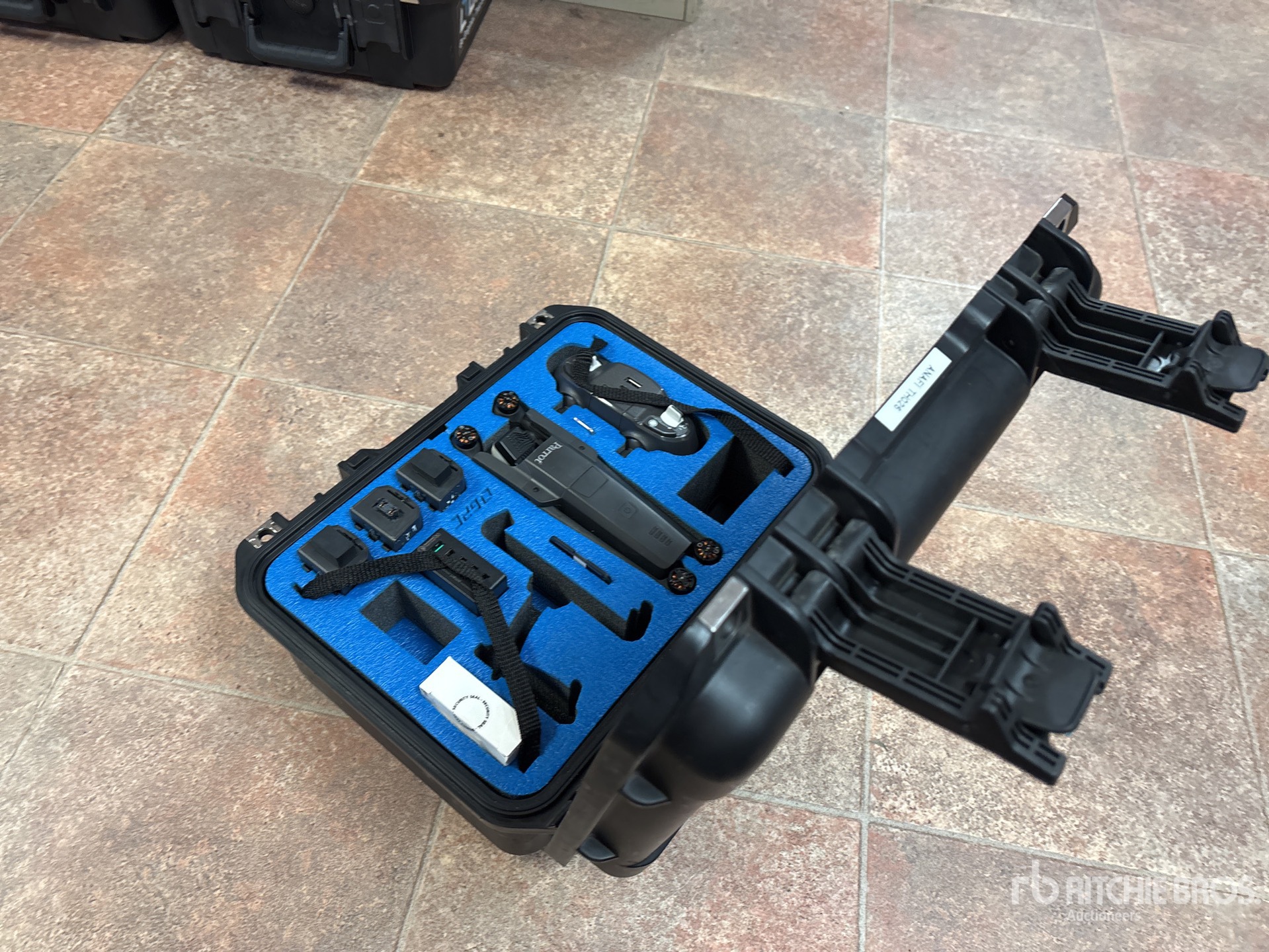 Aspect général with Image, coin arrière gauche