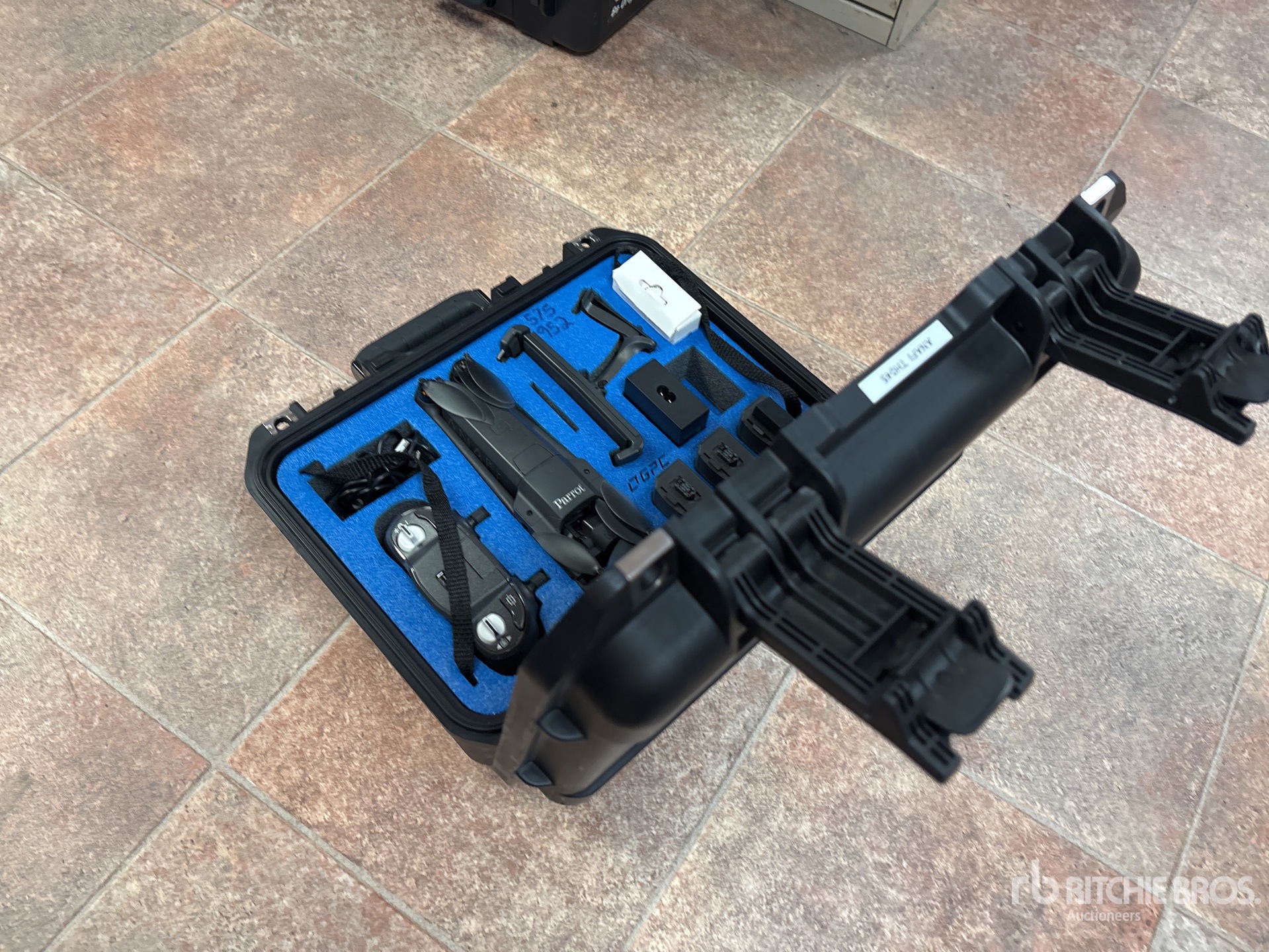 Aspect général with Image, coin arrière gauche