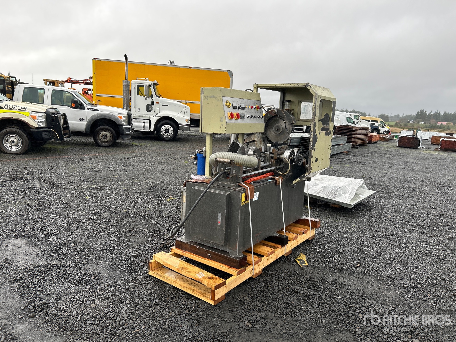 General Appearance with Bild, Ecke vorne rechts