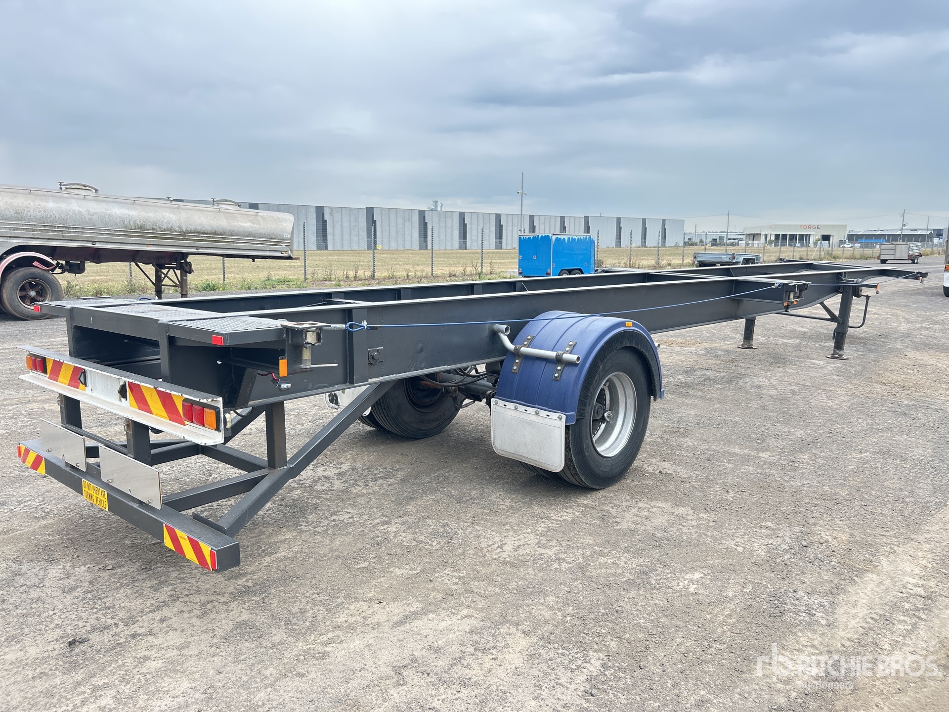 General Appearance with Imagen: esquina trasera izquierda