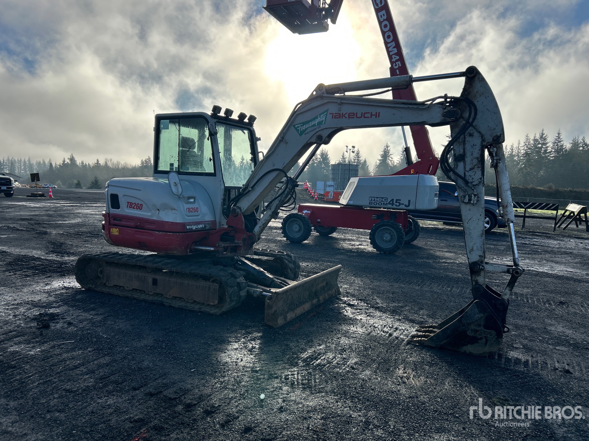 General Appearance with Picture, Right Front Corner