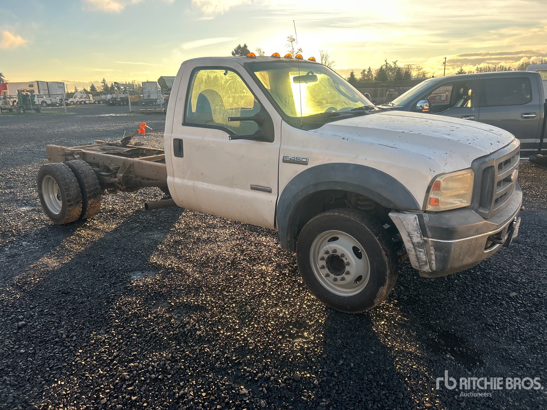 General Appearance with Picture, Right Front Corner