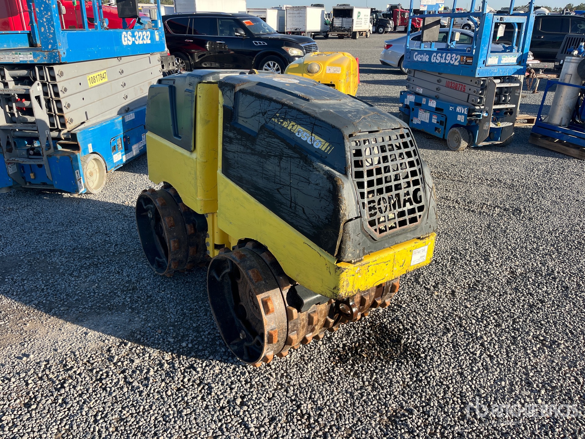 General Appearance with Bild, Ecke vorne rechts